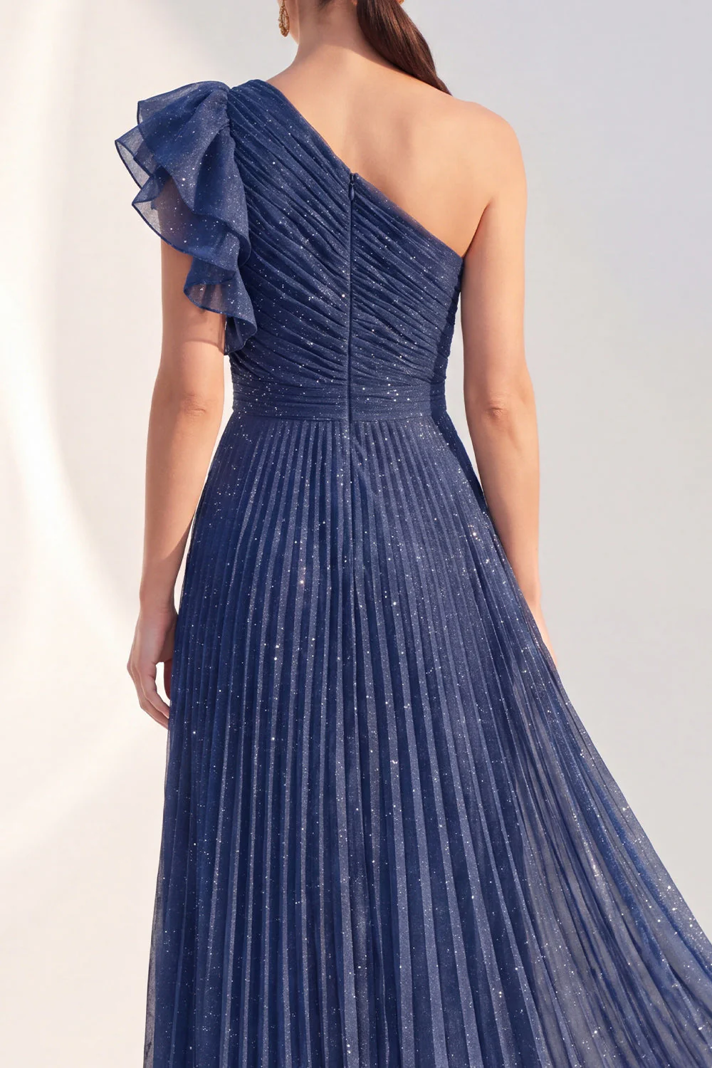 Marine A-line, une épaule, plissée et à volants, robe longue de mère de la mariée - Image 4
