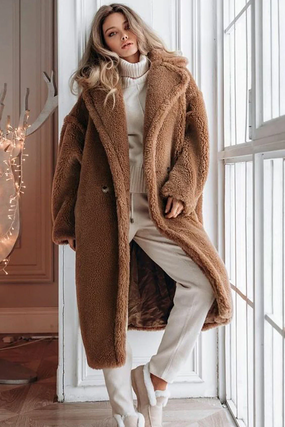 Manteau long en laine teddy marron à revers entonné