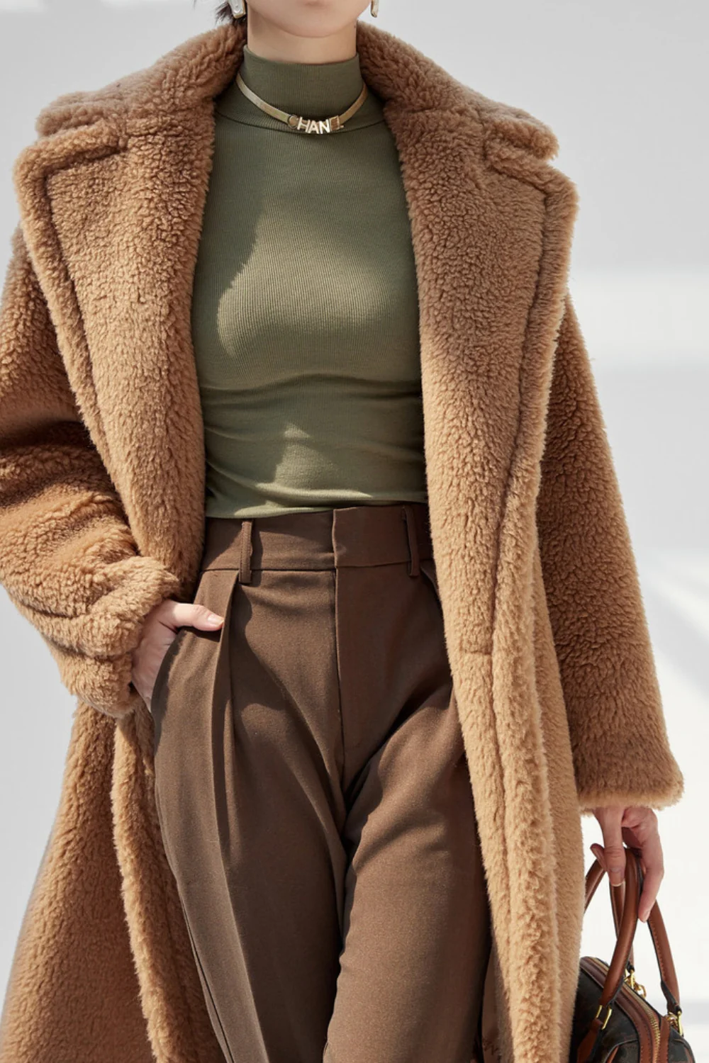 Manteau long en laine teddy marron à revers entonné - Image 6