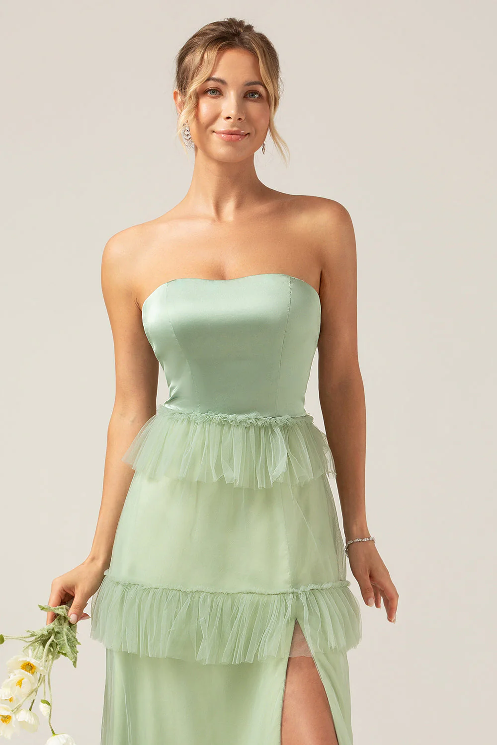 Matcha A-ligne bustier longue robe de demoiselle d’honneur avec volants - Image 4