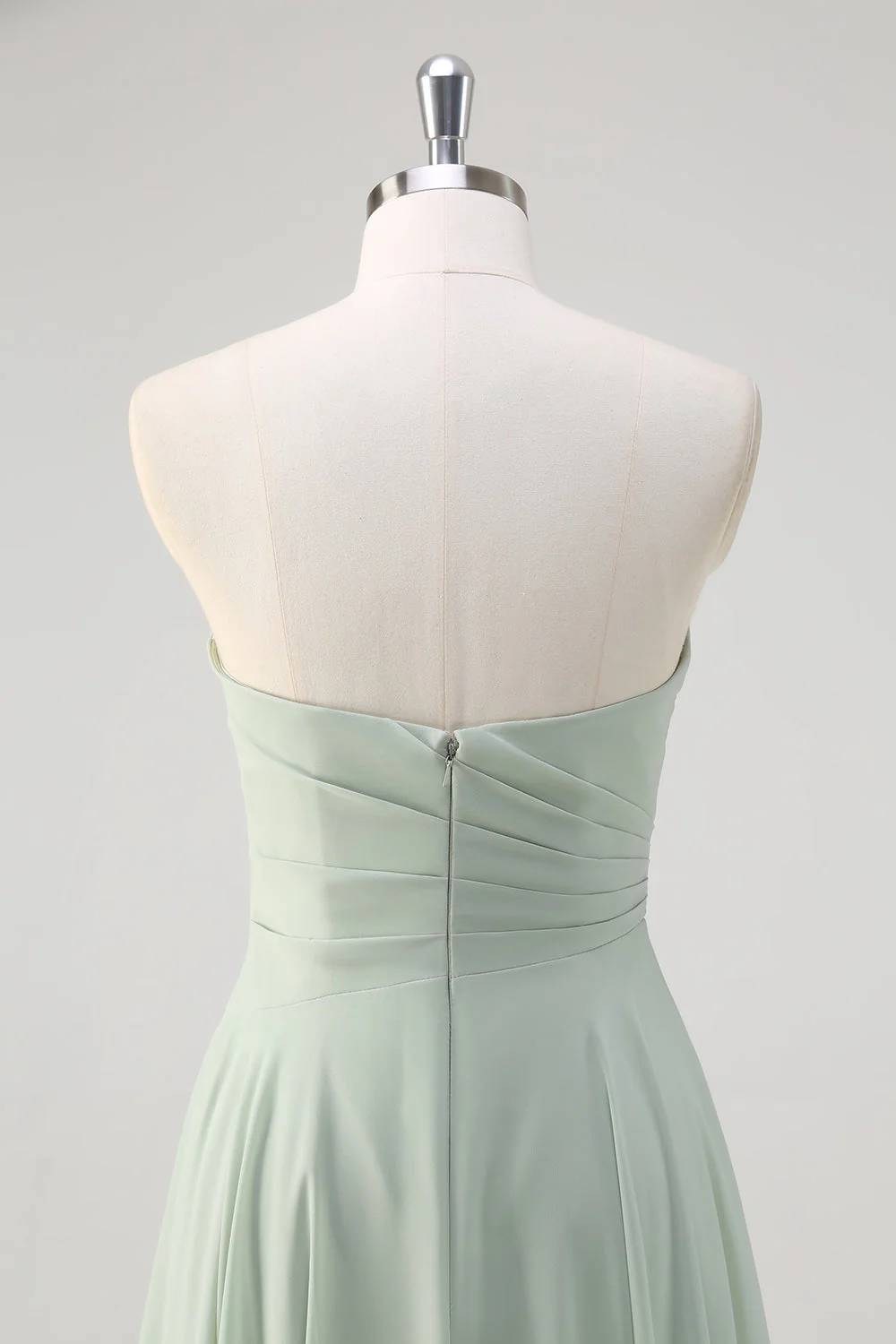 Robe de demoiselle d'honneur longue en mousseline de soie matcha ligne A bustier sans bretelles ruché - Image 5