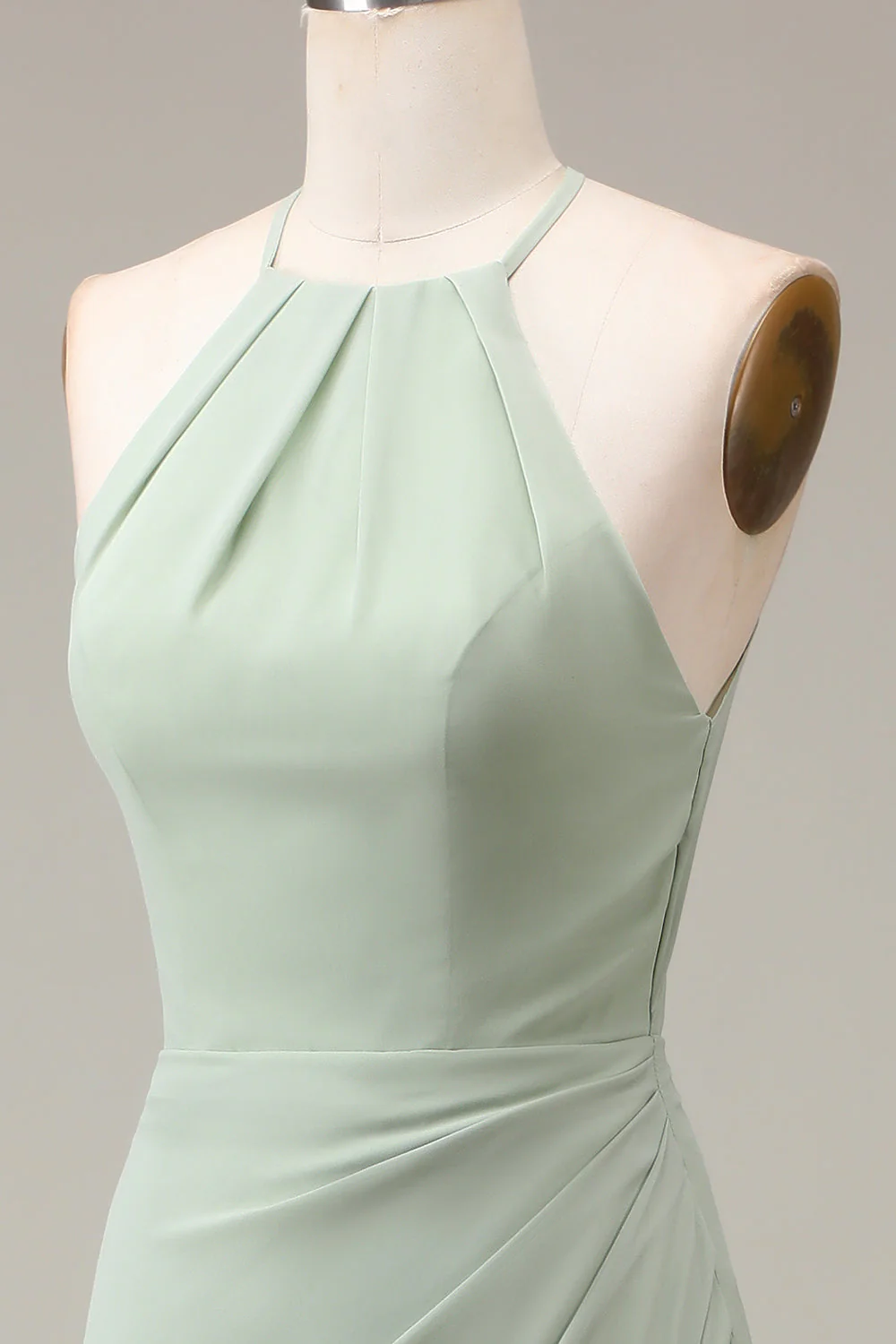Robe de demoiselle d'honneur en fourreau plissé matcha dos nu avec fente - Image 6