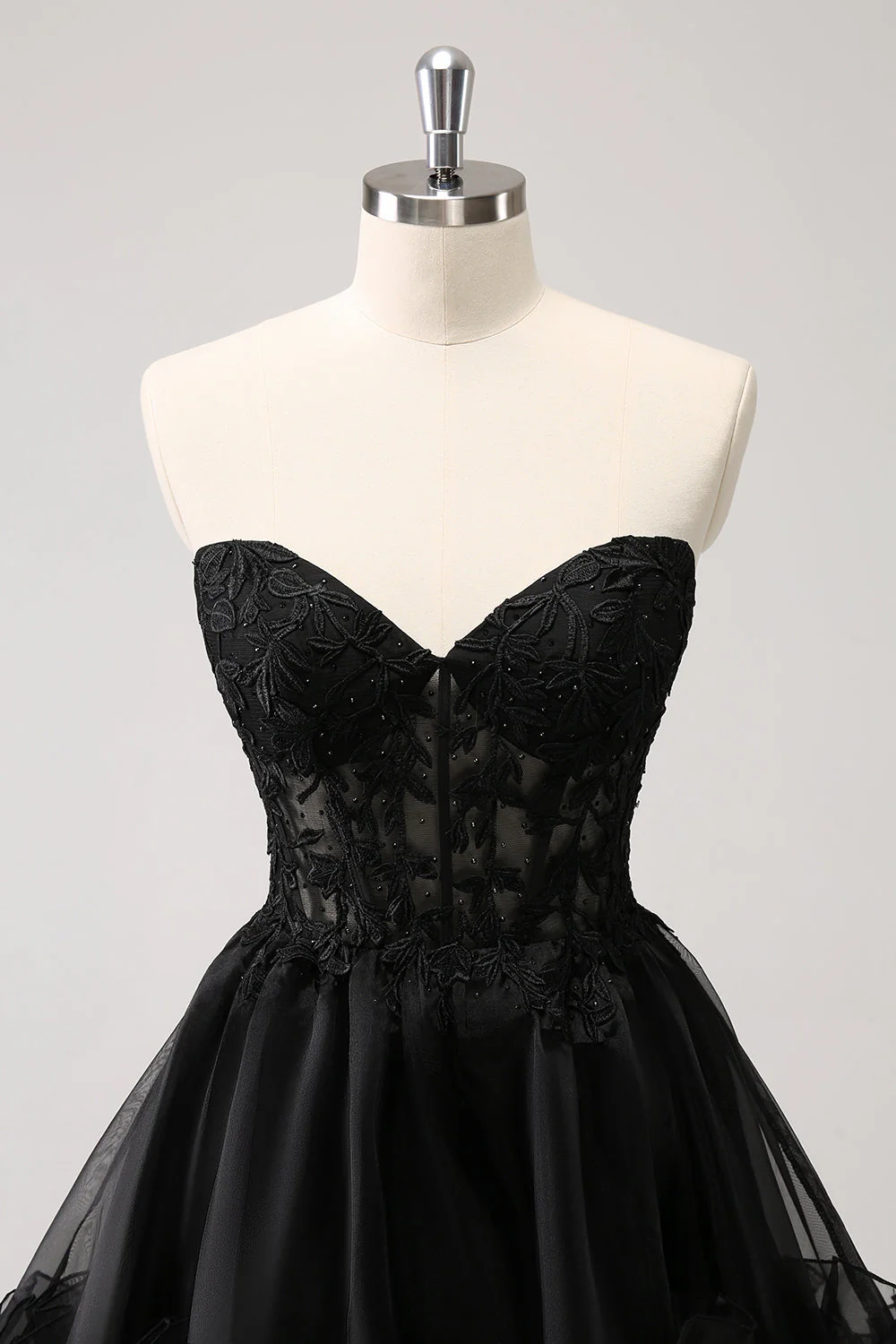 Robe de soirée courte noire bustier à volants - Image 4