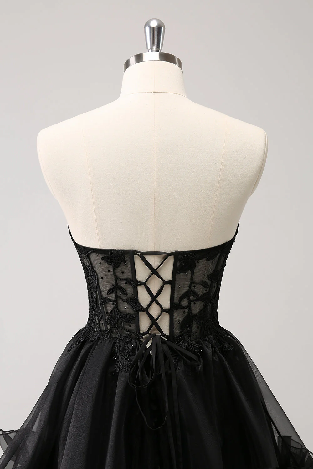 Robe de soirée courte noire bustier à volants - Image 5