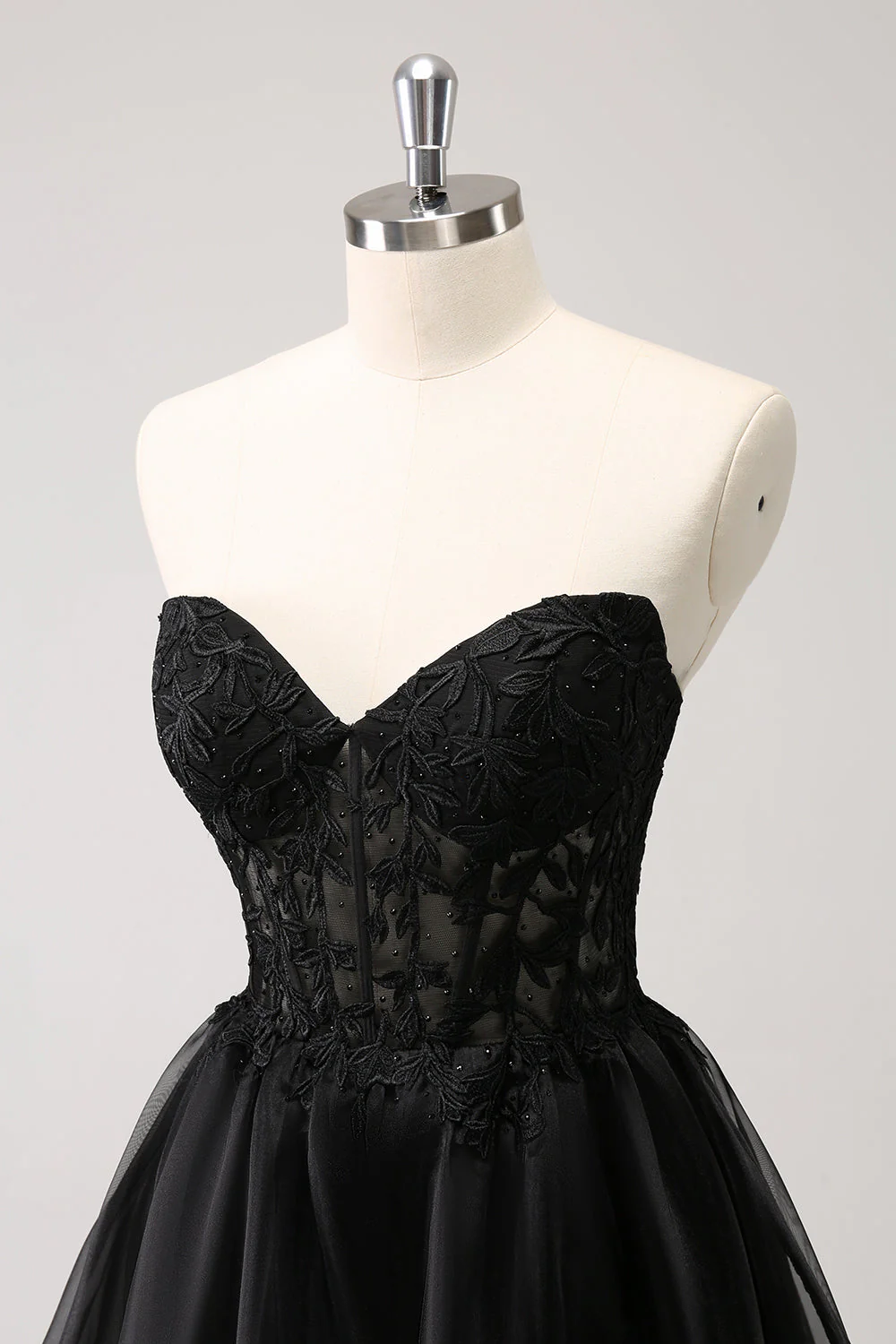 Robe de soirée courte noire bustier à volants - Image 6