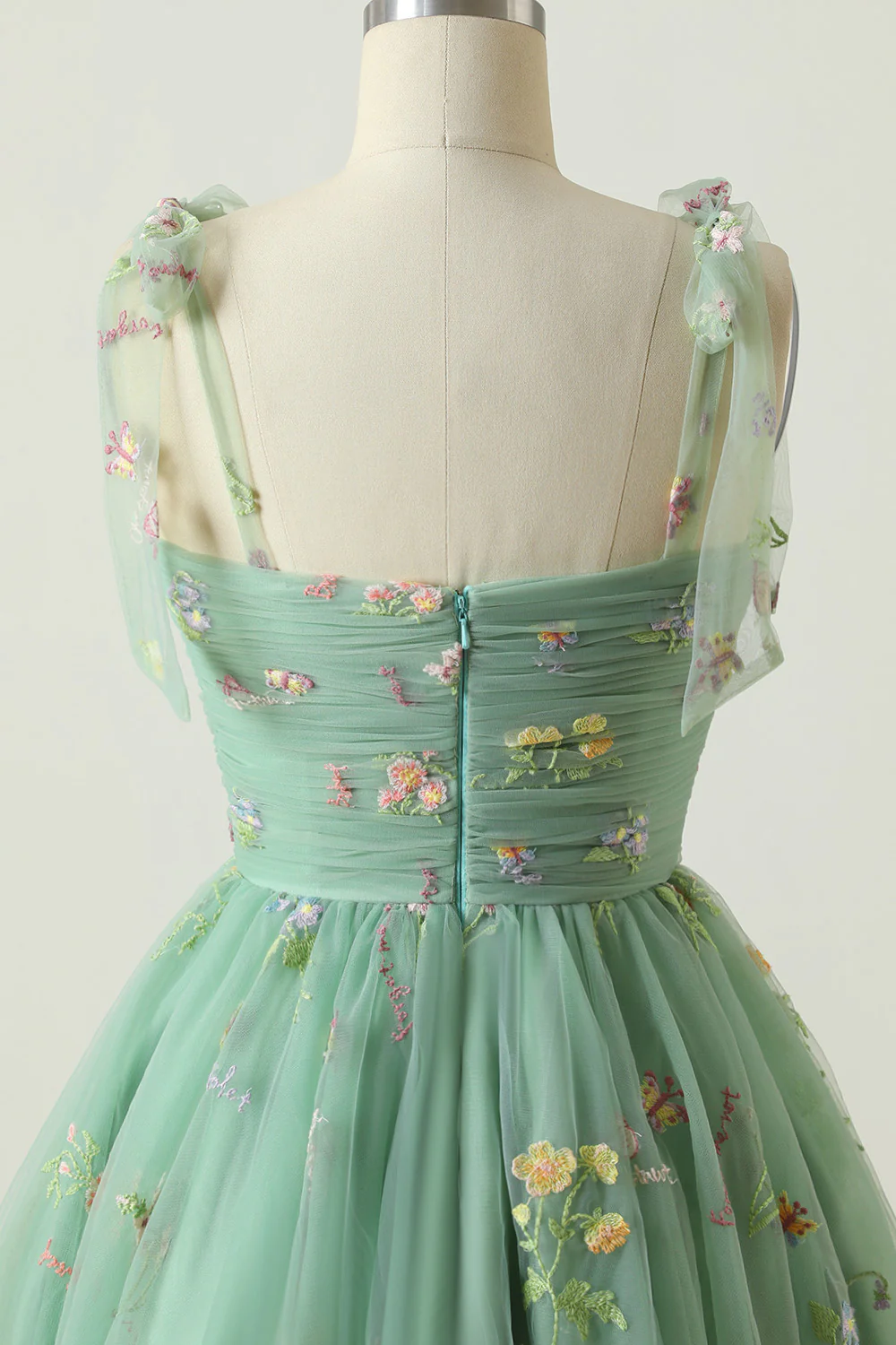Mignonne A Line Spaghetti Straps Champagne Homecoming Robe avec Broderie - Image 11