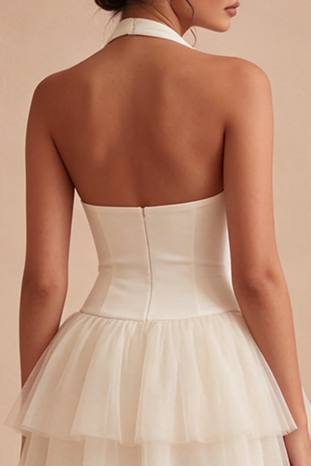 Mini-robe corset à volants blancs à volants en ligne à dos nus - Image 4