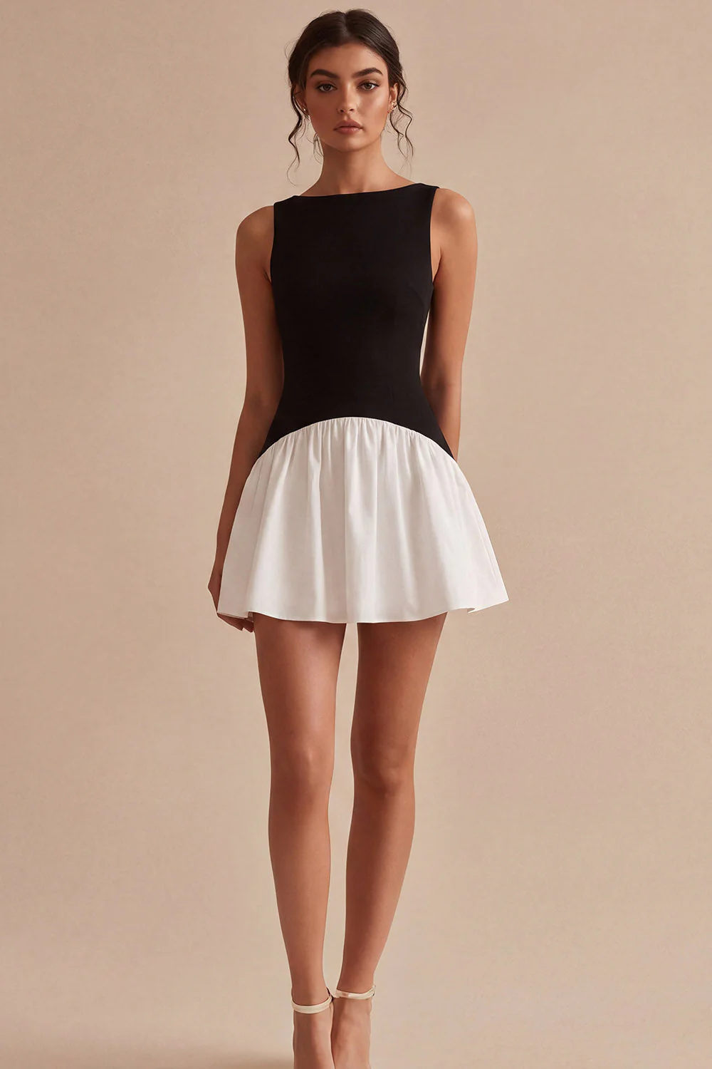 Mini-robe en satin noir et blanc A Line