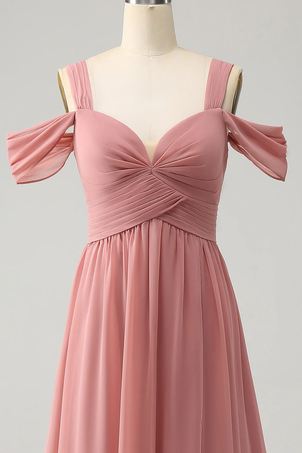 Robe de demoiselle d’honneur rouge en mousseline de soie A-ligne à bretelles spaghetti plissée avec fente - Image 4
