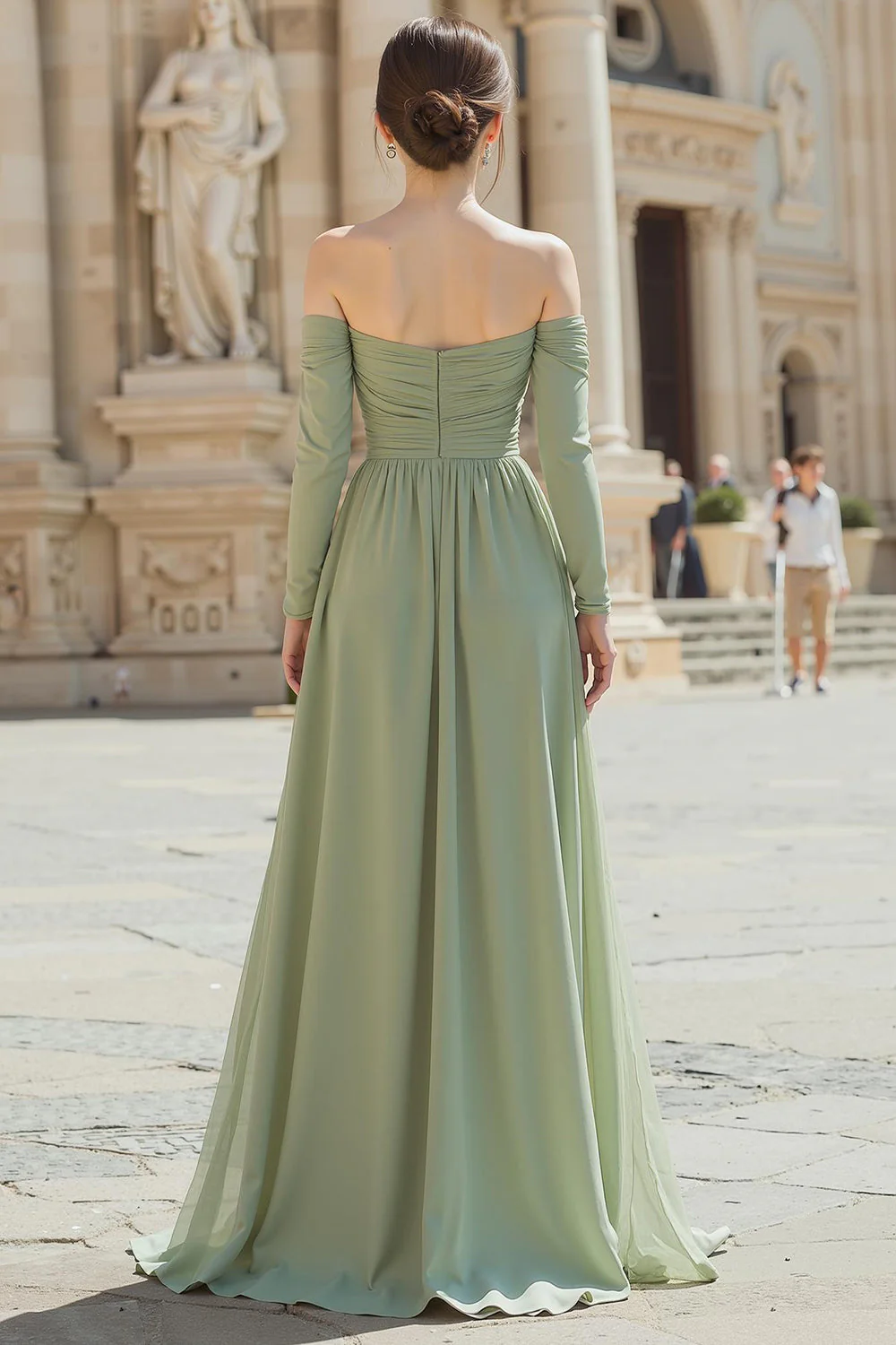 Mousseline de soie vert sauge Une ligne dénudée à manches longues Robe de demoiselle d’honneur - Image 2