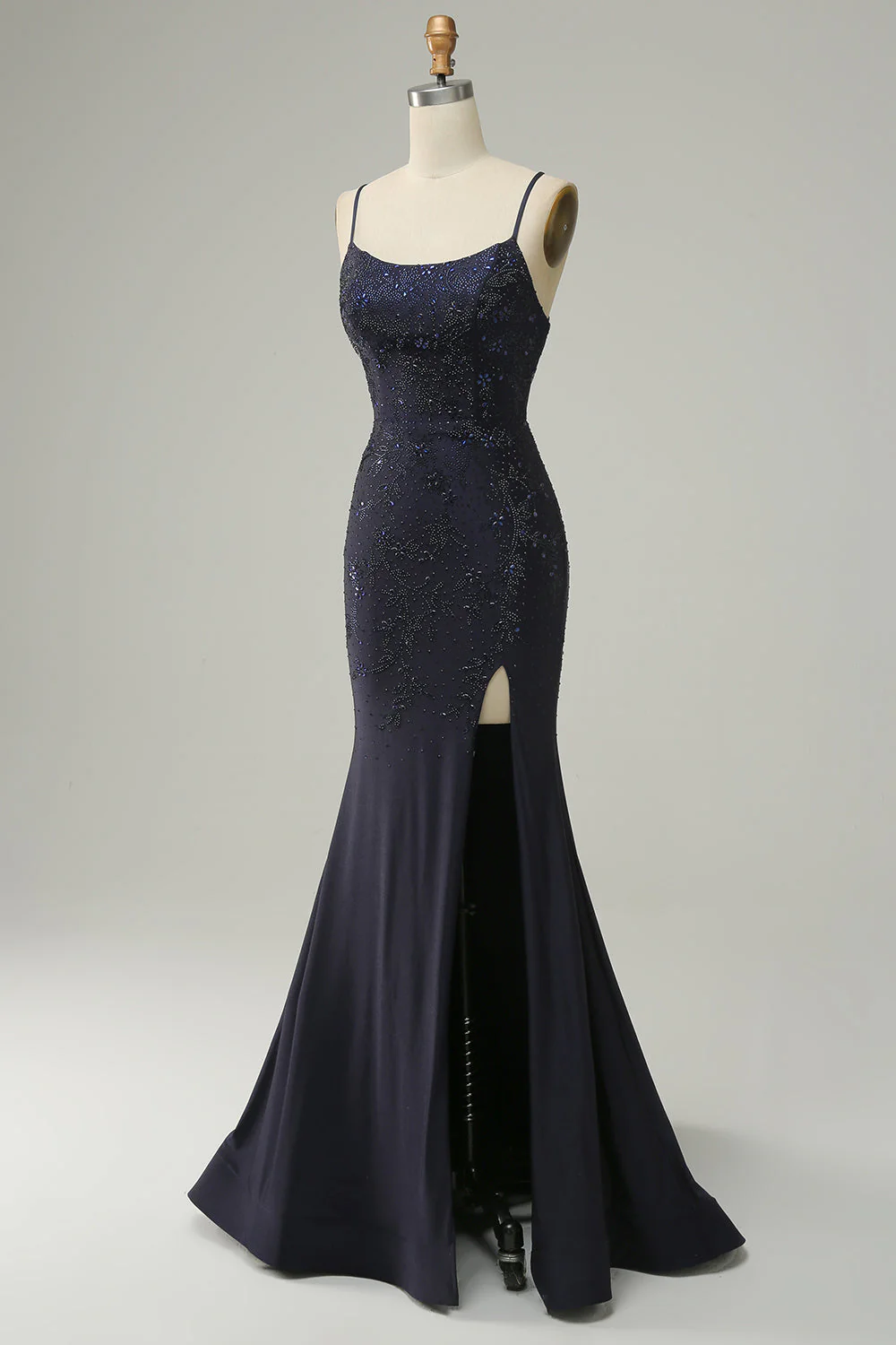 Robe de soirée bleu marine sans bretelles avec décolleté en cœur et perles - Image 3