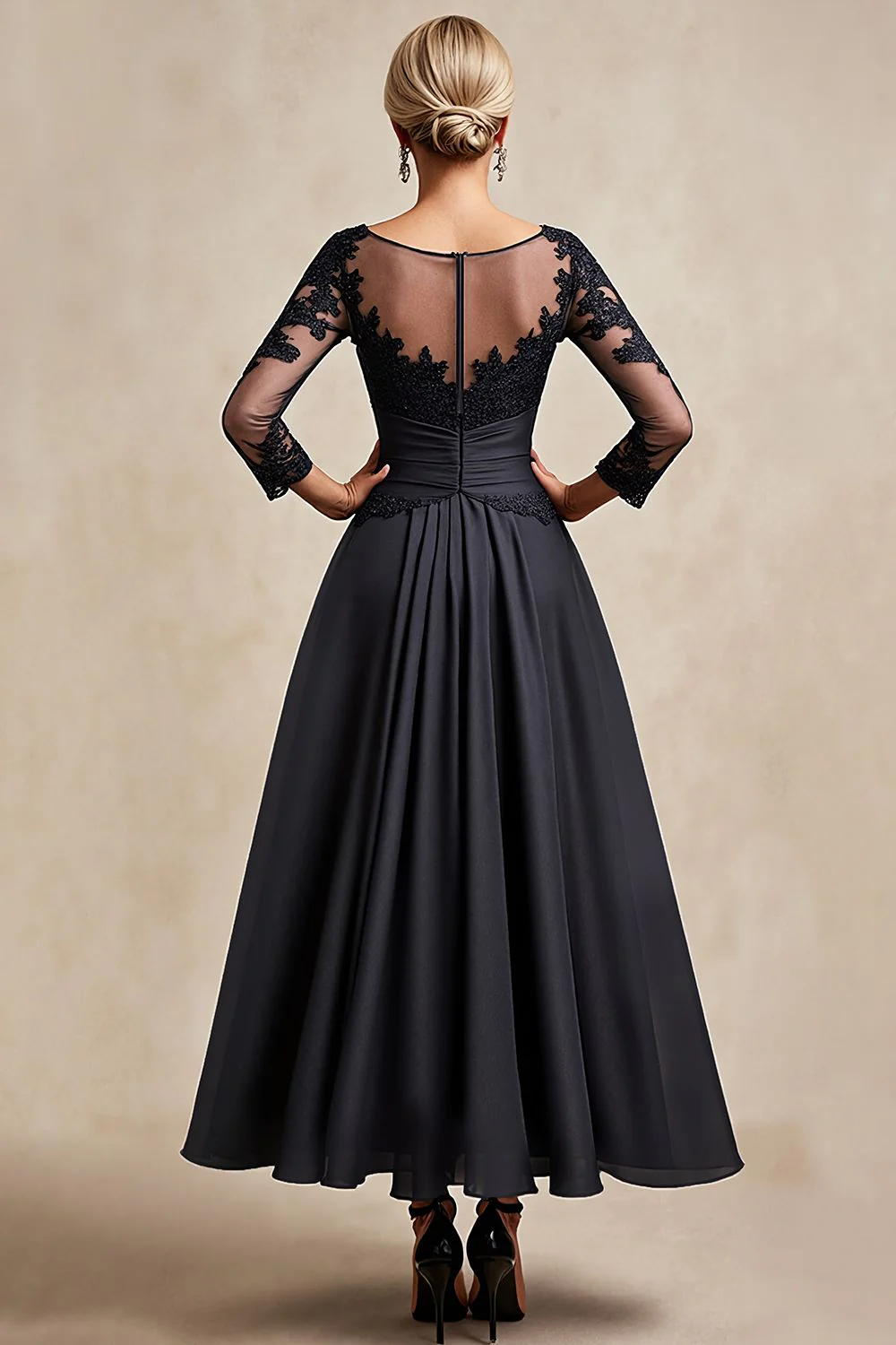 Noir A Ligne 3/4 Manches Thé Longueur Mère de la Mariée Robe avec Appliques - Image 2