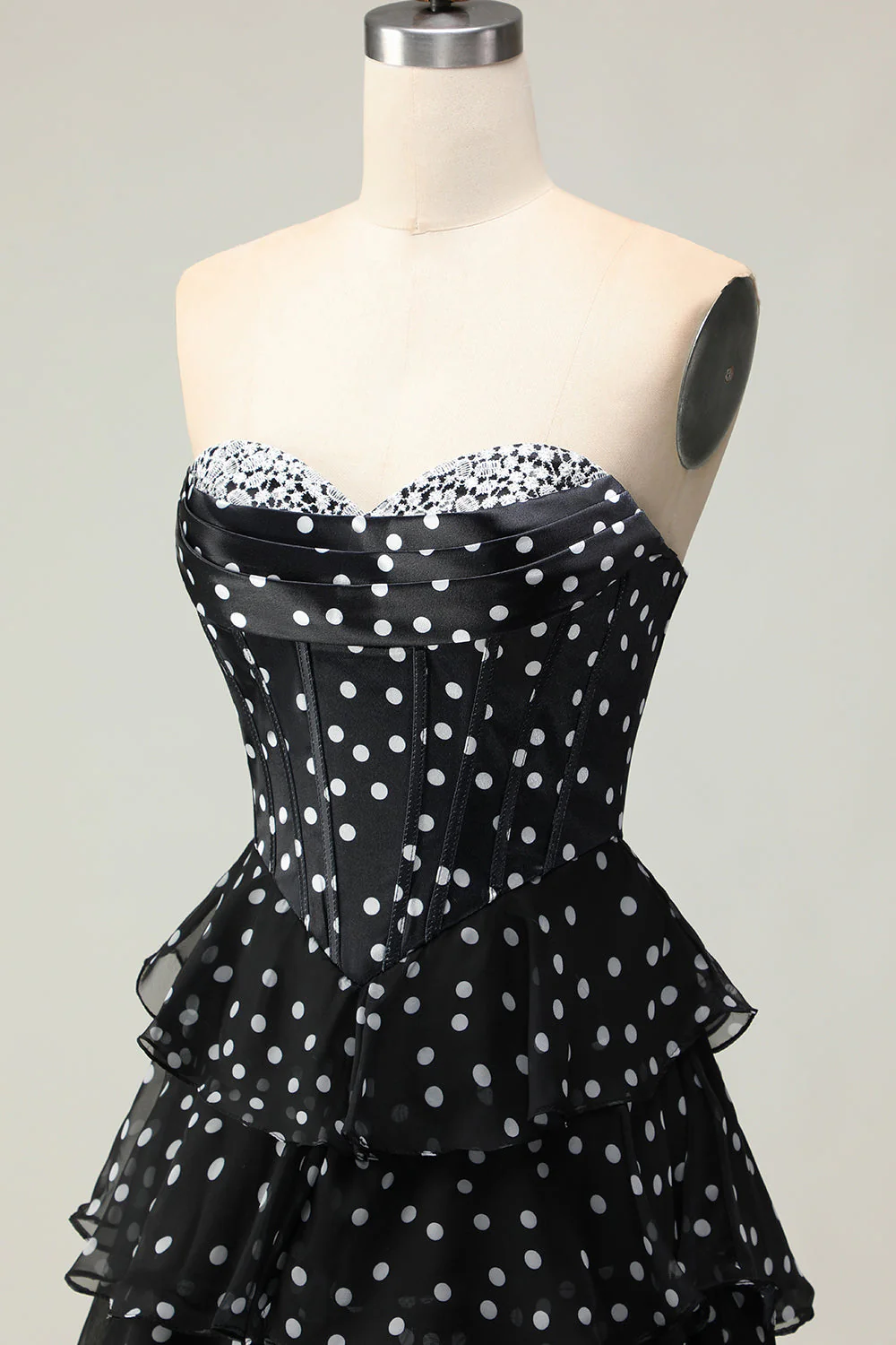 Noir et blanc Une ligne sans bretelles Corset Robe de bal à pois longs avec volants - Image 6