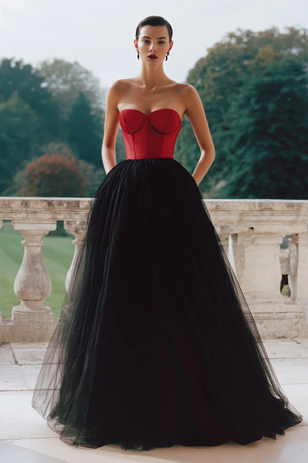 Noir et rouge Corset sans bretelles Tulle Une Robe Longue Formelle Trapèze