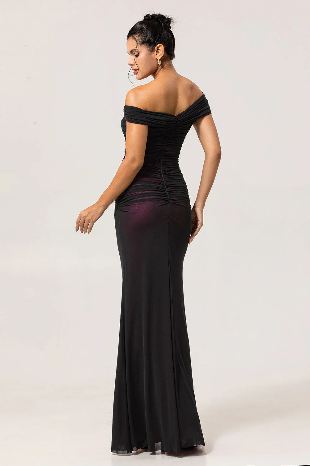 Noir Rose Épaule Dénudée Robe Longue Demoiselle d’Honneur - Image 2
