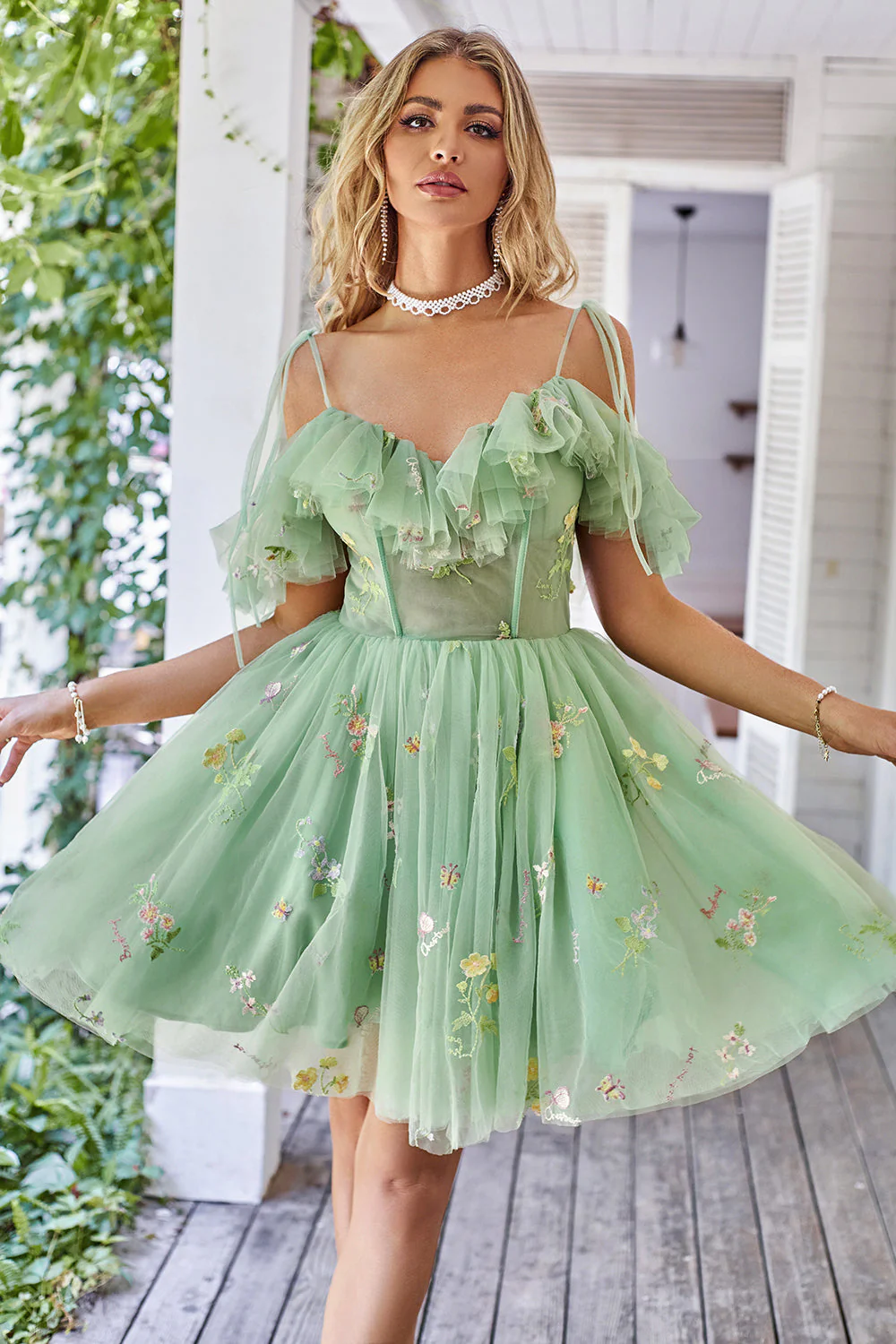 Hors de l'épaule Ruffles Tulle Cocktail Robe avec broderie - Image 3