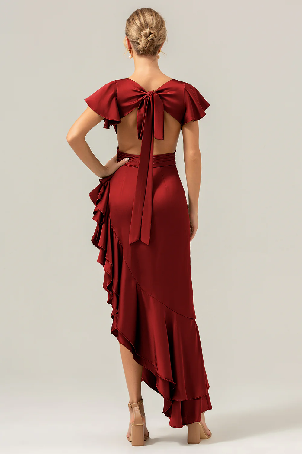 Olive une ligne col en V Robe de demoiselle d’honneur asymétrique en satin avec fente à volants - Image 11