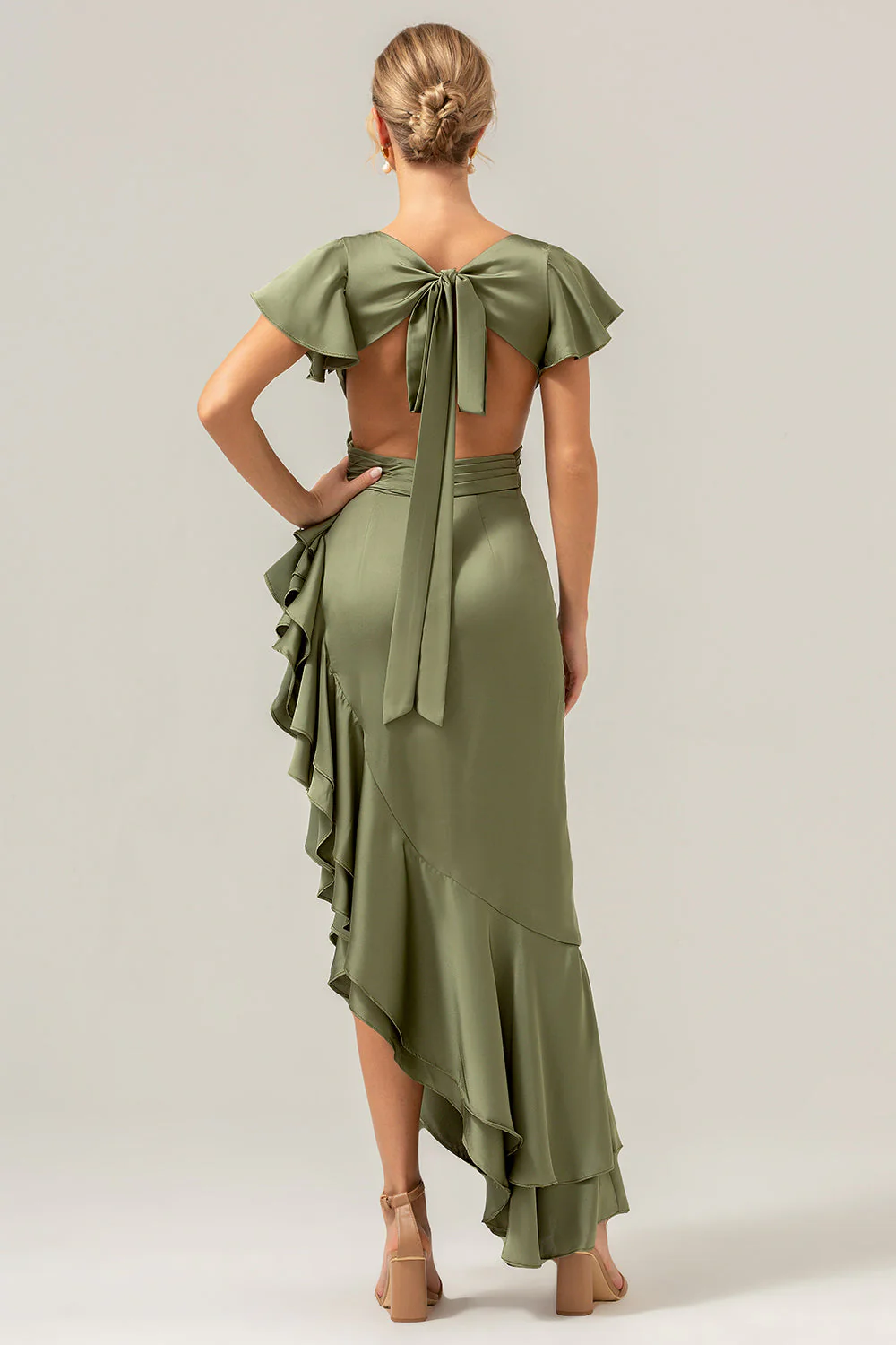 Olive une ligne col en V Robe de demoiselle d’honneur asymétrique en satin avec fente à volants - Image 2