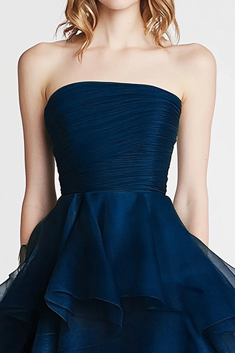 Organza A Line Marine Robe de cérémonie à plusieurs niveaux - Image 2