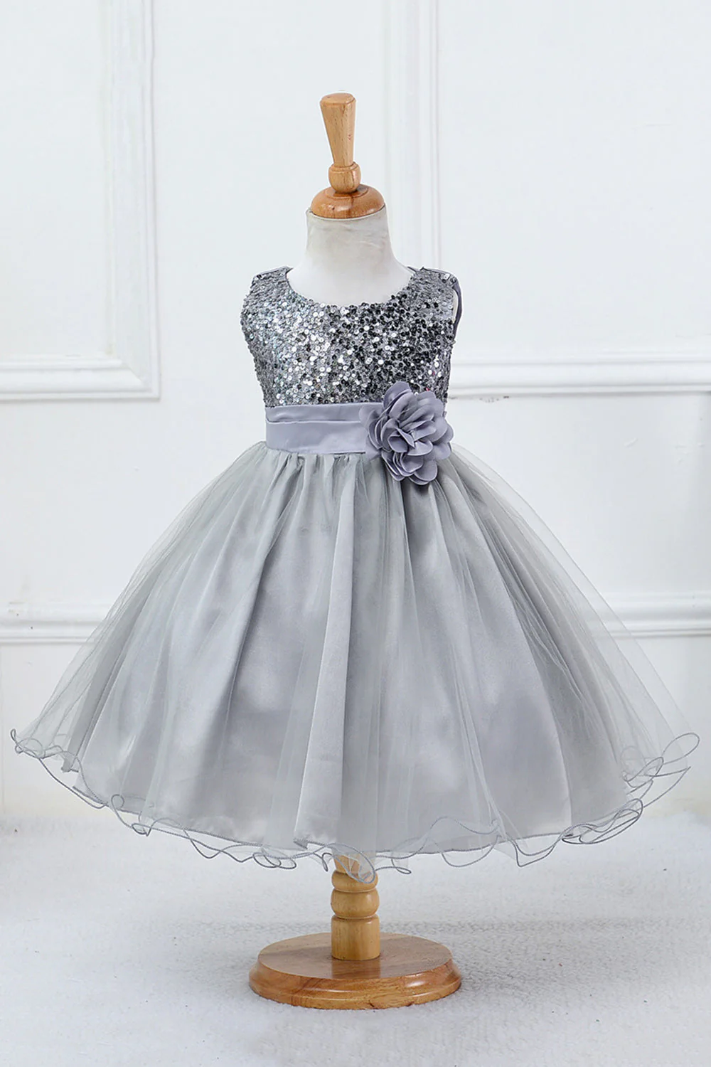 Paillettes Robes blanches sans manches avec nœud papillon - Image 8