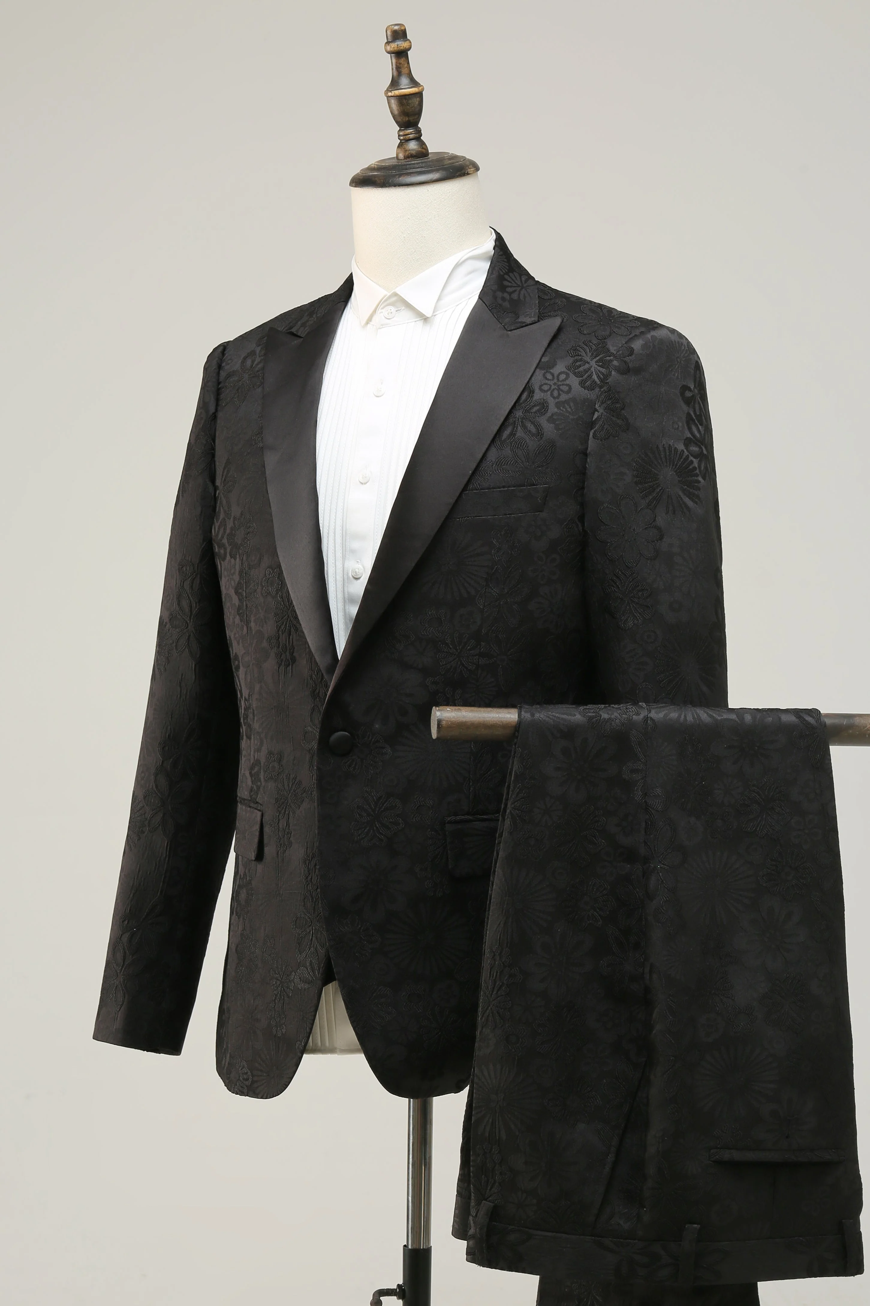 Peak Lapel One Button Bleu foncé Jacquard Costumes de fête de mariage pour hommes - Image 9