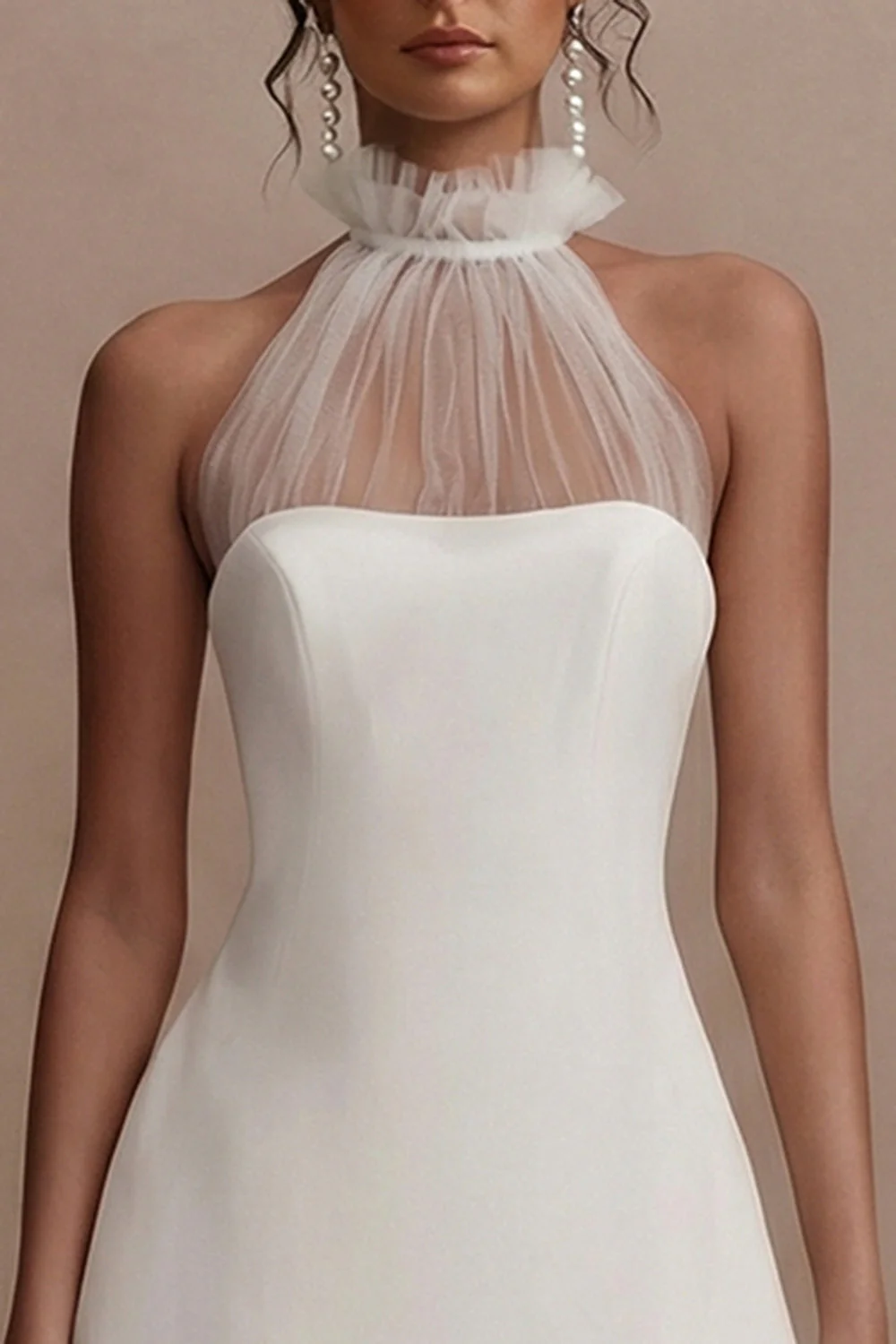 Petite robe blanche fronceuse en ligne A à dos nus - Image 3