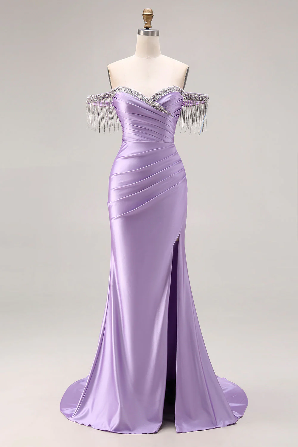 Petite robe de bal longue perlée perlée en satin en satin