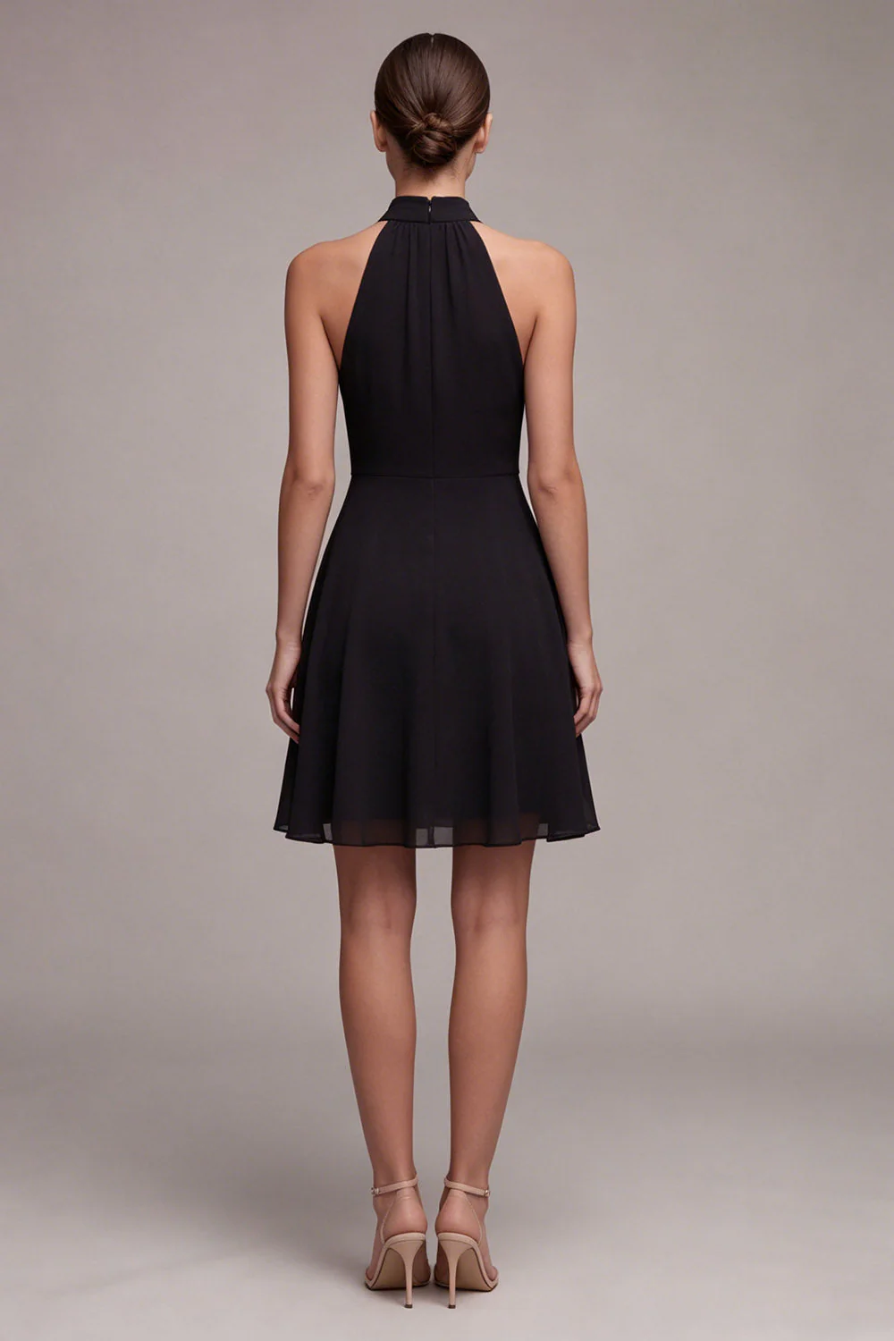 Petite robe noire simple à col montant A Line - Image 2