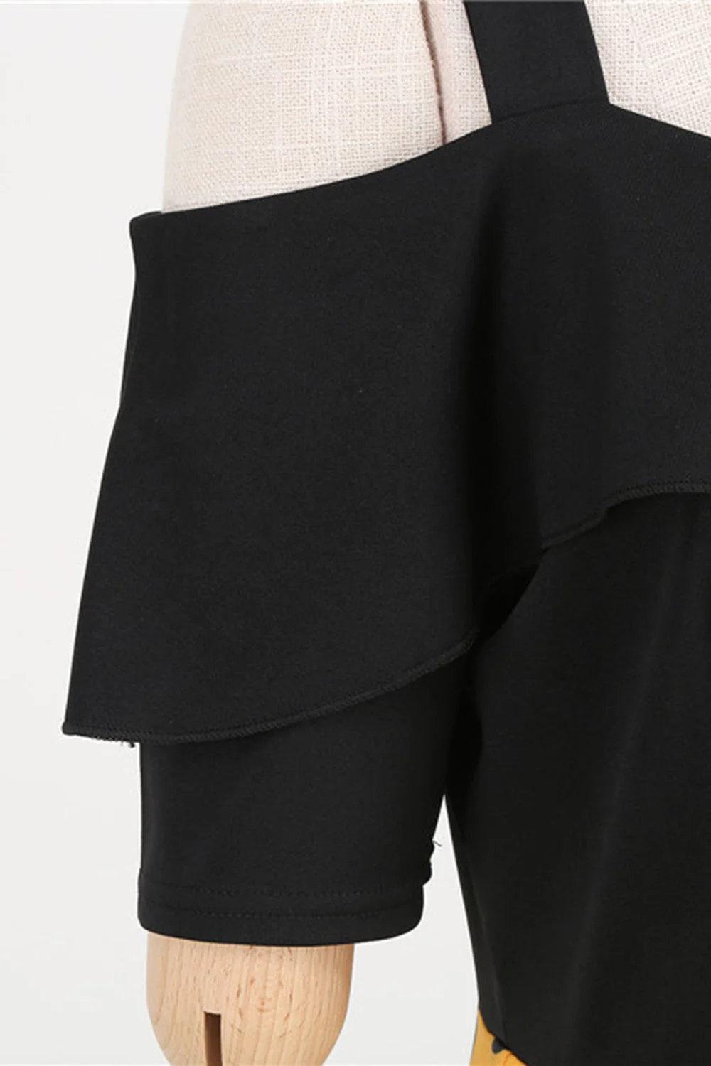 Robe à pois à pois d’épaules froides noires des années 50 - Image 4