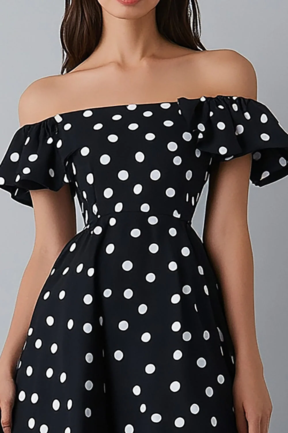 Robe à pois blancs noirs à volants à épaules dénudées - Image 2