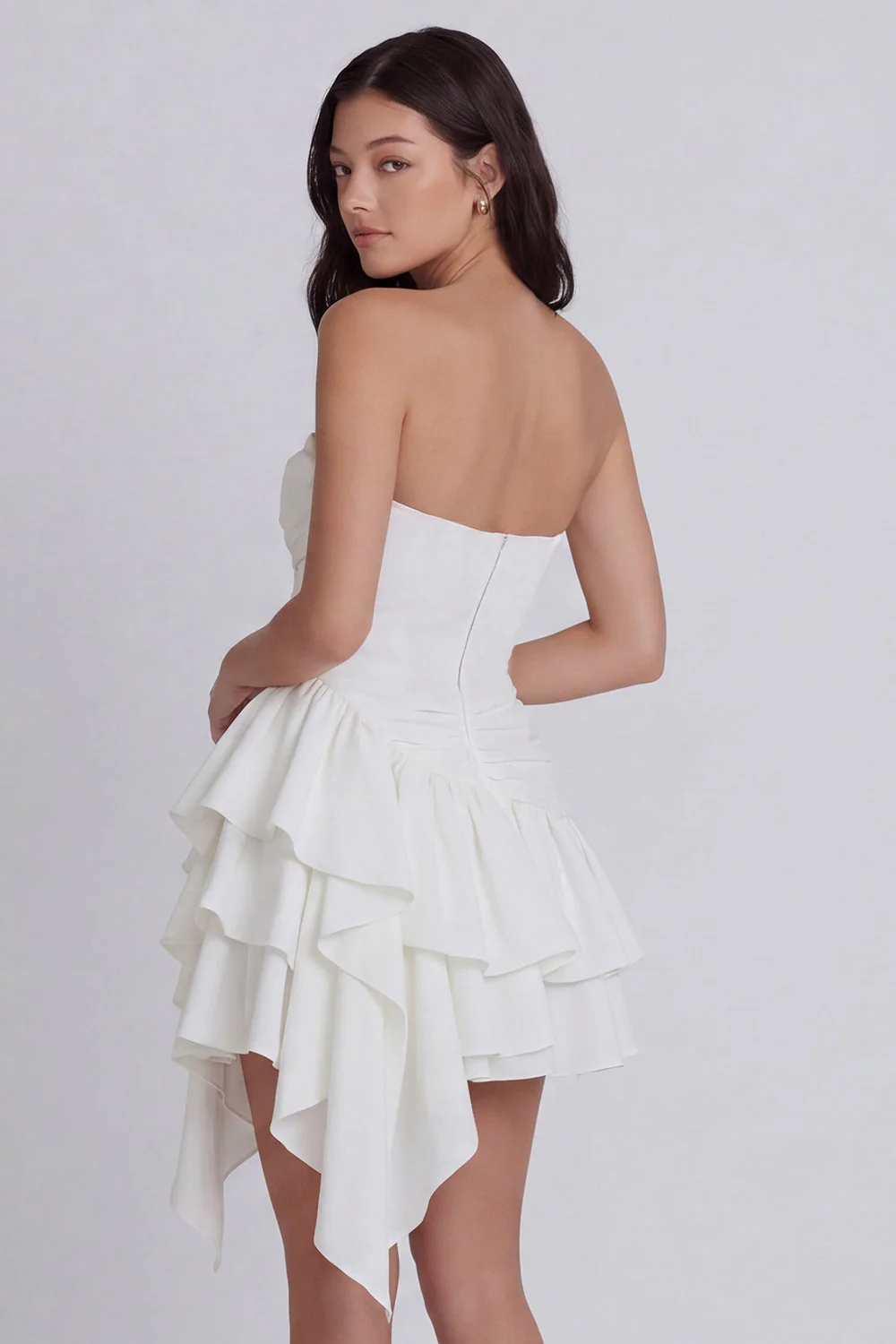 Robe blanche à volants à volants en A sans bretelles - Image 2