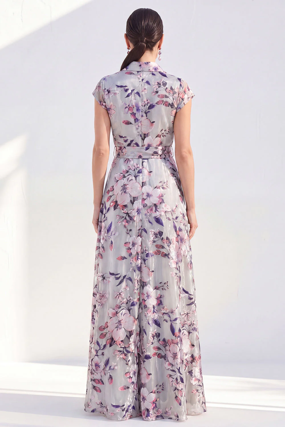 Robe blanche longue à fleurs en forme de maman de la mariée avec ceinture - Image 10