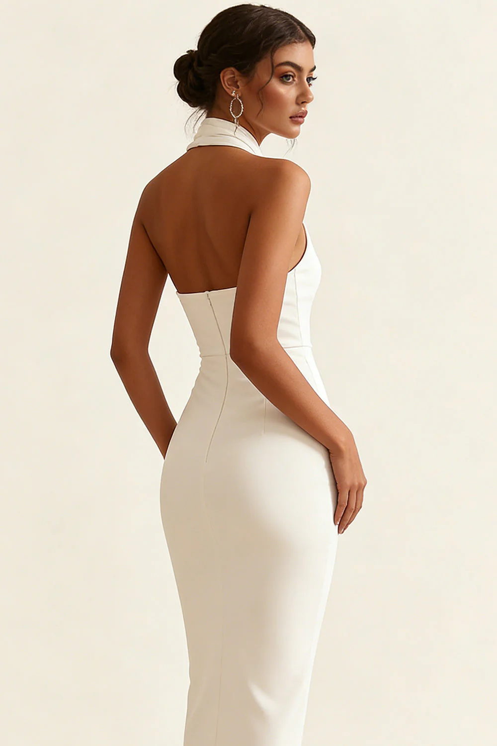 Robe blanche simple à fourreau nu-haut - Image 3