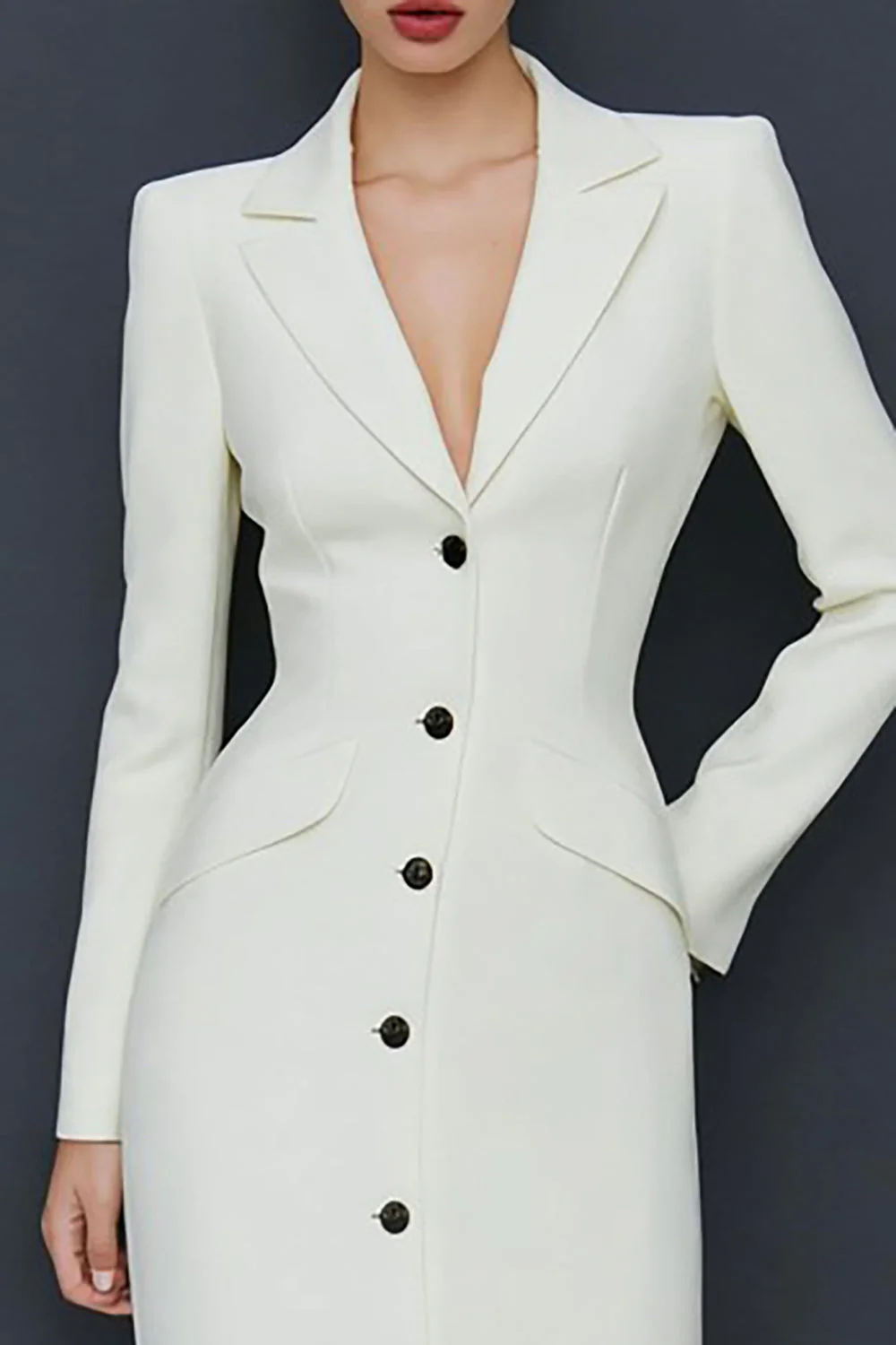 Robe blazer à revers à boutonnage simple boutonné en Ivoire - Image 3