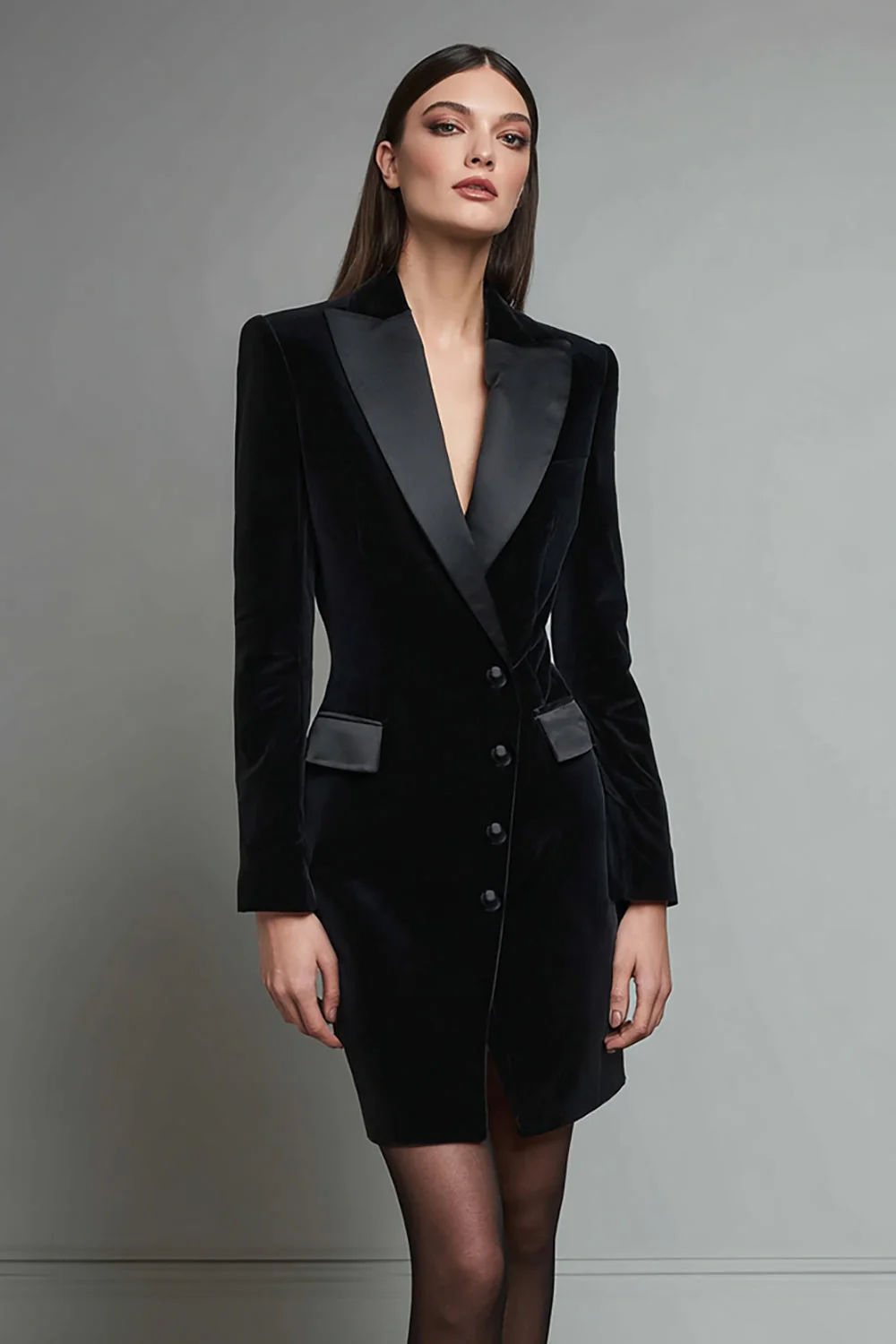 Robe blazer courte en velours noir à revers crantés