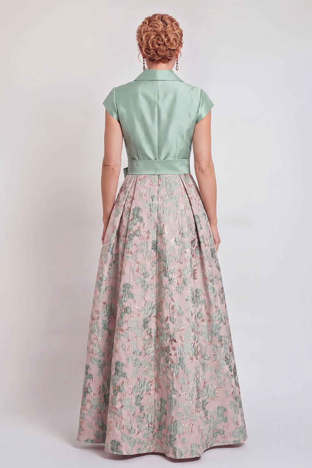 Robe bleu marine à encoche en V à encoche en V avec une longue robe fleurie de la mariée avec nœud - Image 10