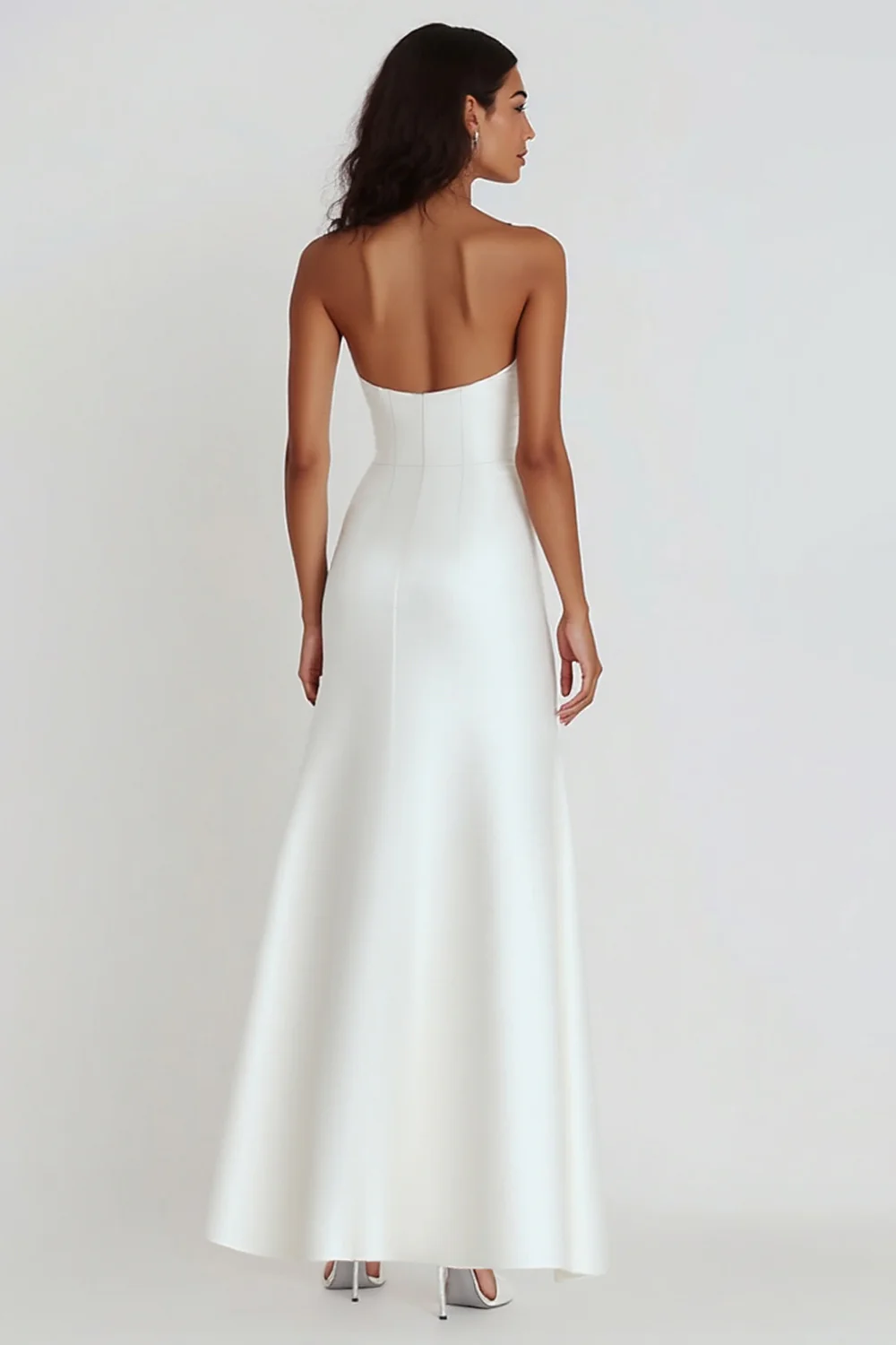 Robe bustier blanche gaine satin à volants - Image 2