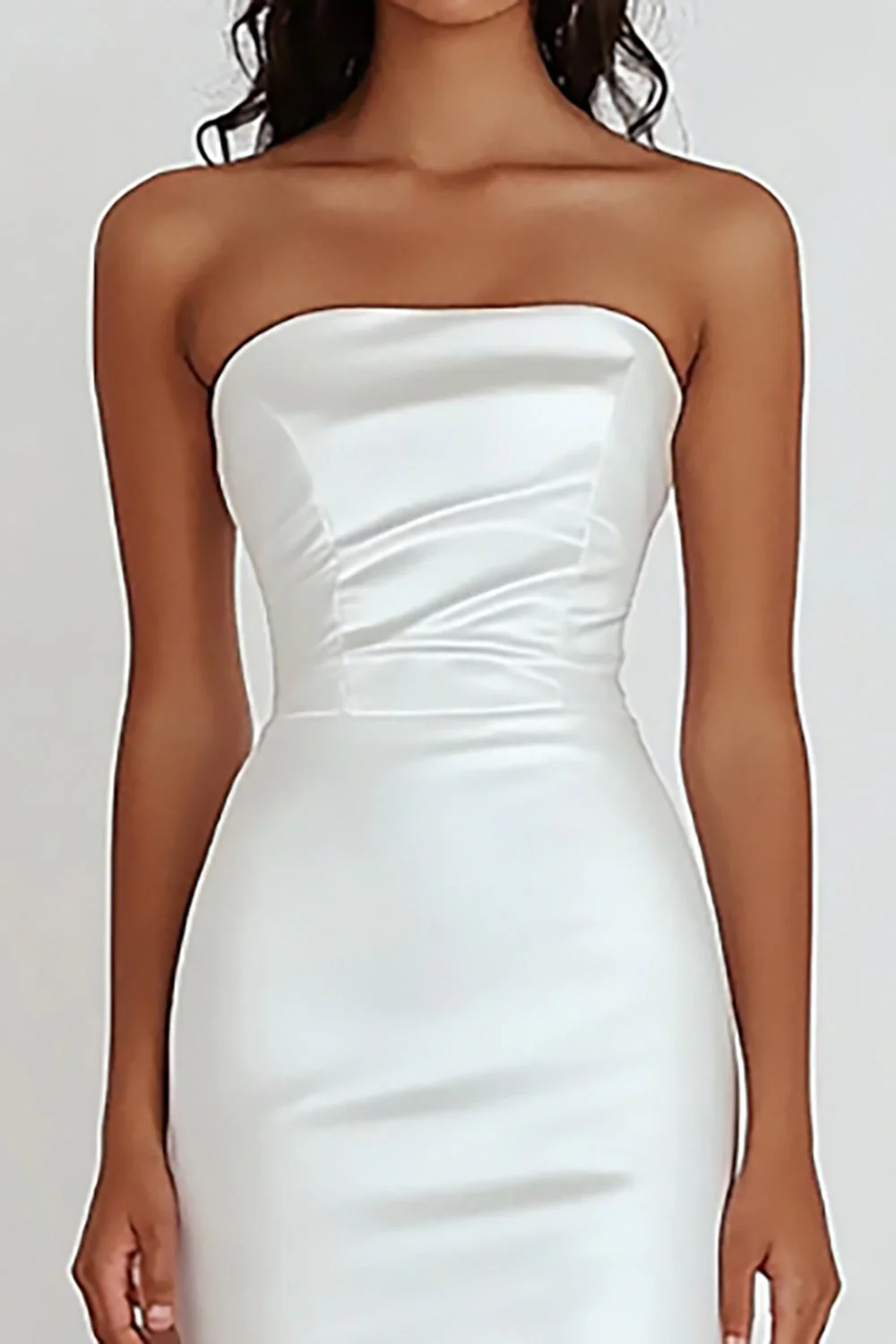 Robe bustier blanche gaine satin à volants - Image 3