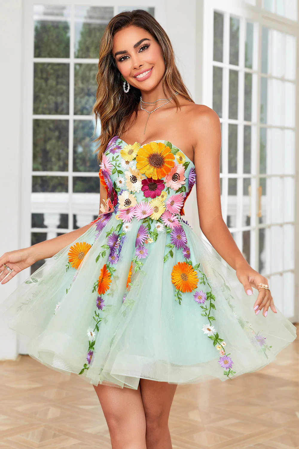 Robe de cocktail champagne sans bretelles avec fleurs 3D - Image 13