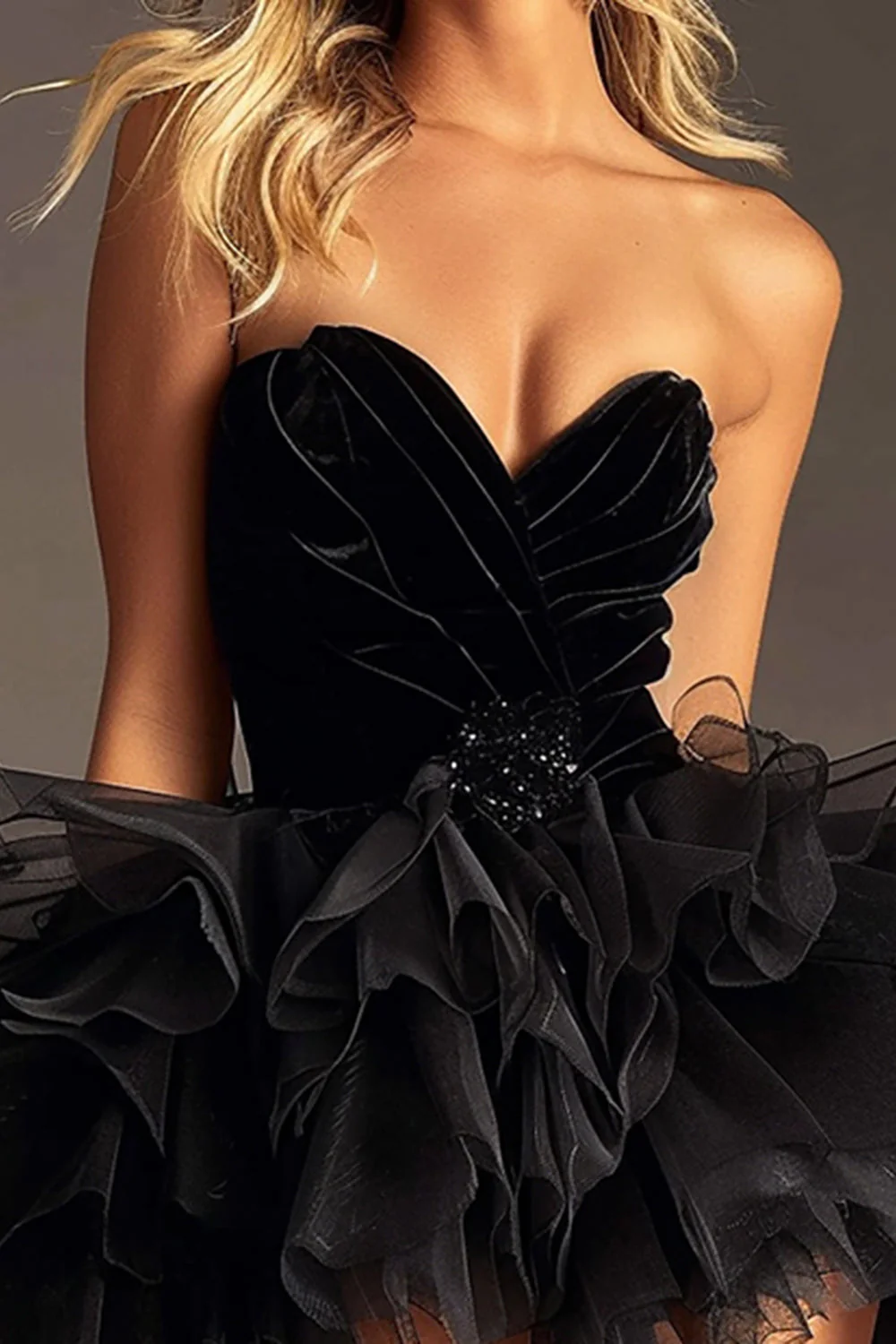 Robe bustier en tulle à volants une ligne noire pour les retrouvailles - Image 2