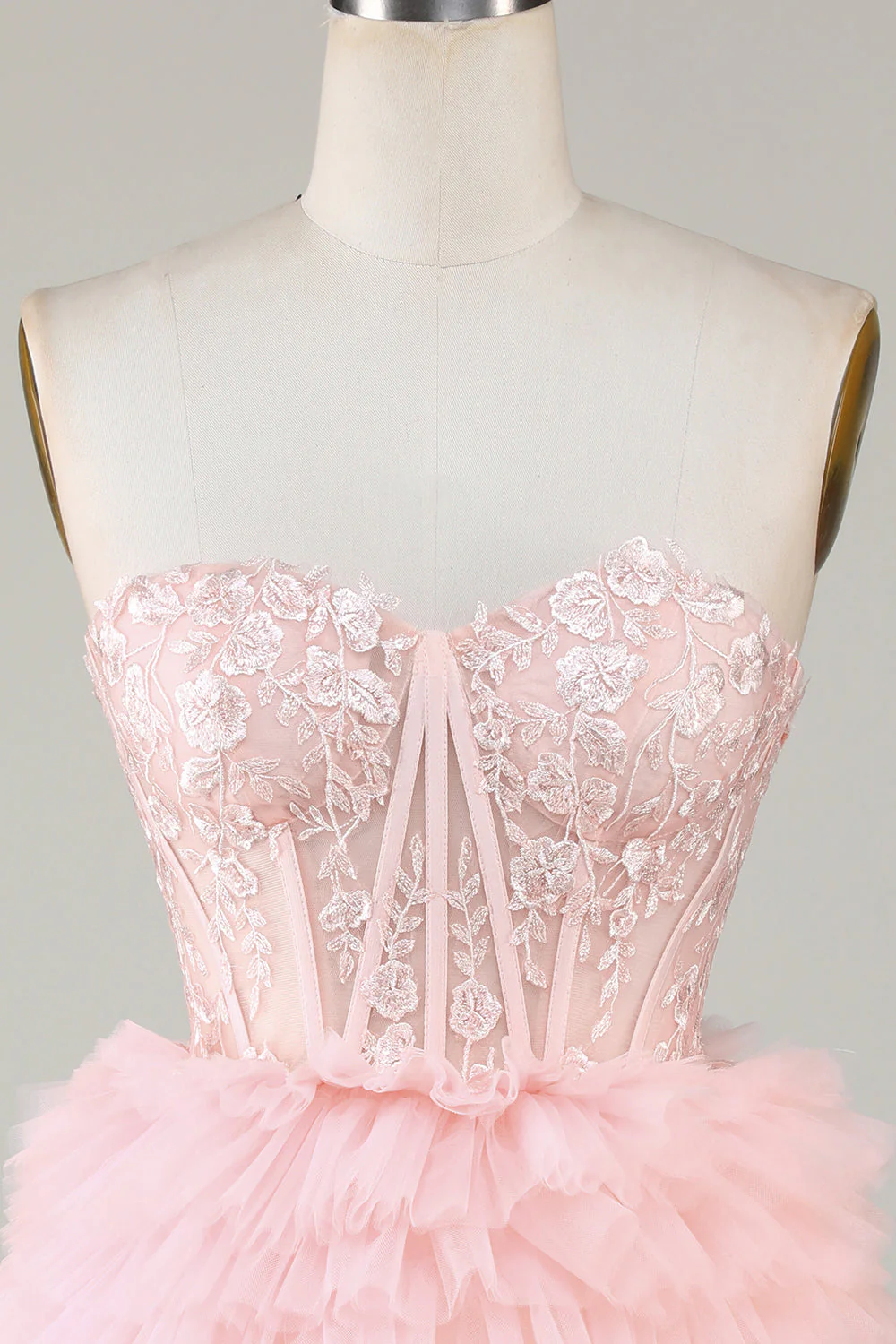 Robe cocktail courte rose A-line à volants style romantique - Image 4