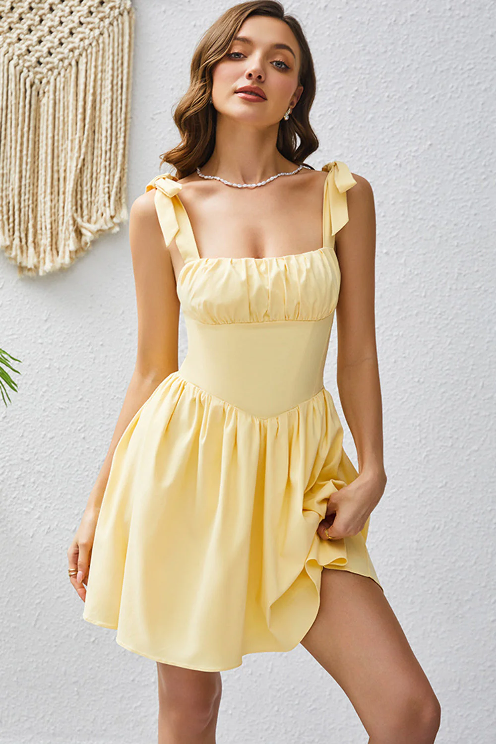 Robe courte de bal à col carré jaune A Line