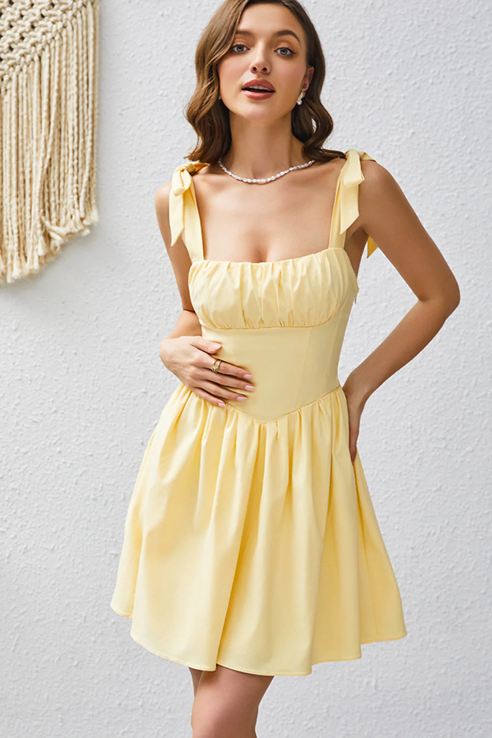 Robe courte de bal à col carré jaune A Line - Image 3