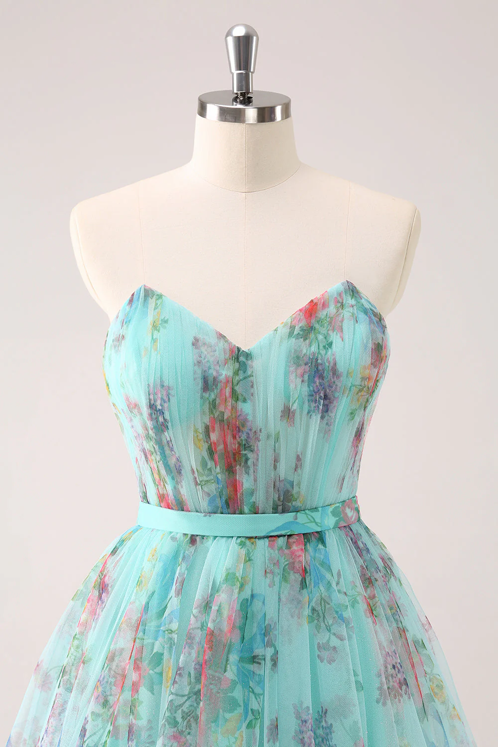 Robe courte de bal à fleurs vertes sans bretelles moelleuse - Image 4
