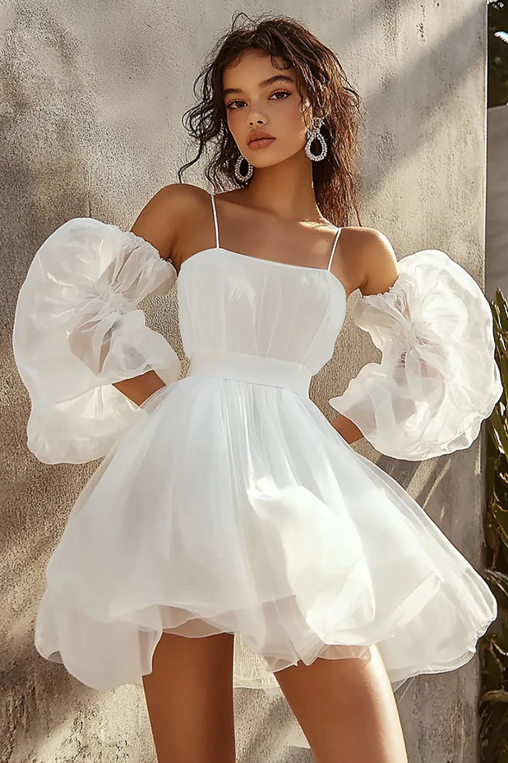 Robe courte de graduation spaghetti sans bretelles en mousseline de soie blanche
