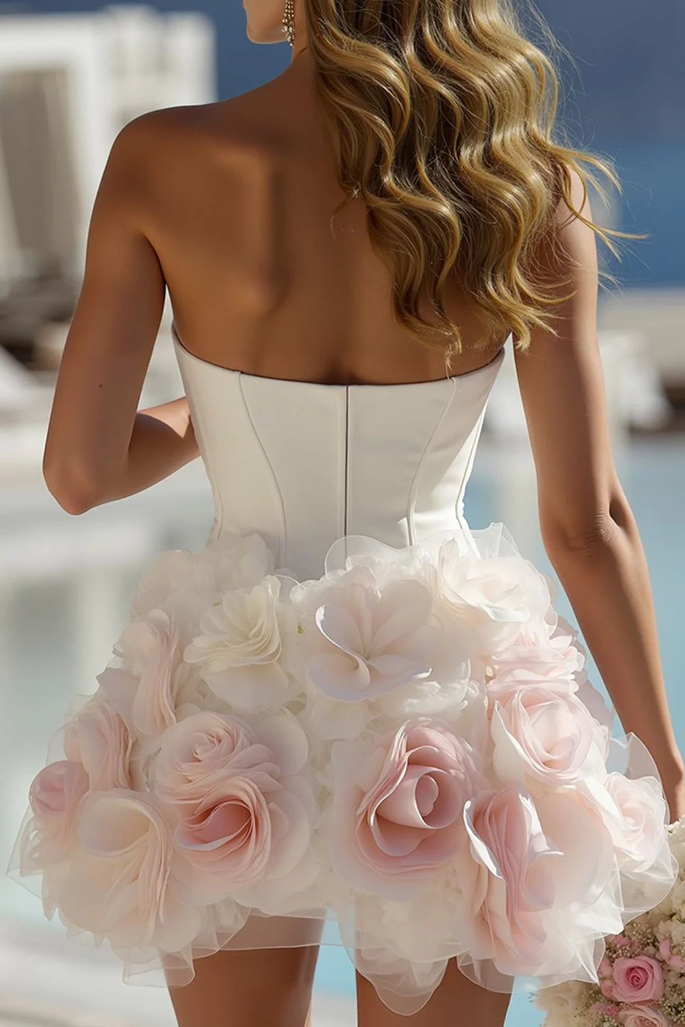 Robe courte de mariée courte Sweetheart Bodycon en satin ivoire avec des fleurs 3D - Image 4