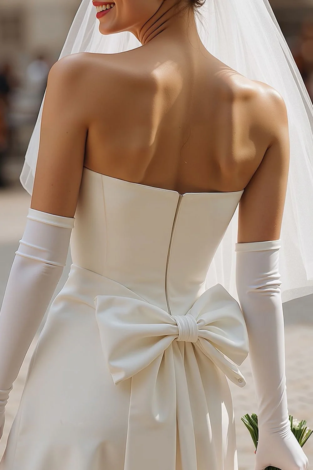 Robe courte de mariée Sweetheart Ivory Bodycon (sans gants) - Image 6