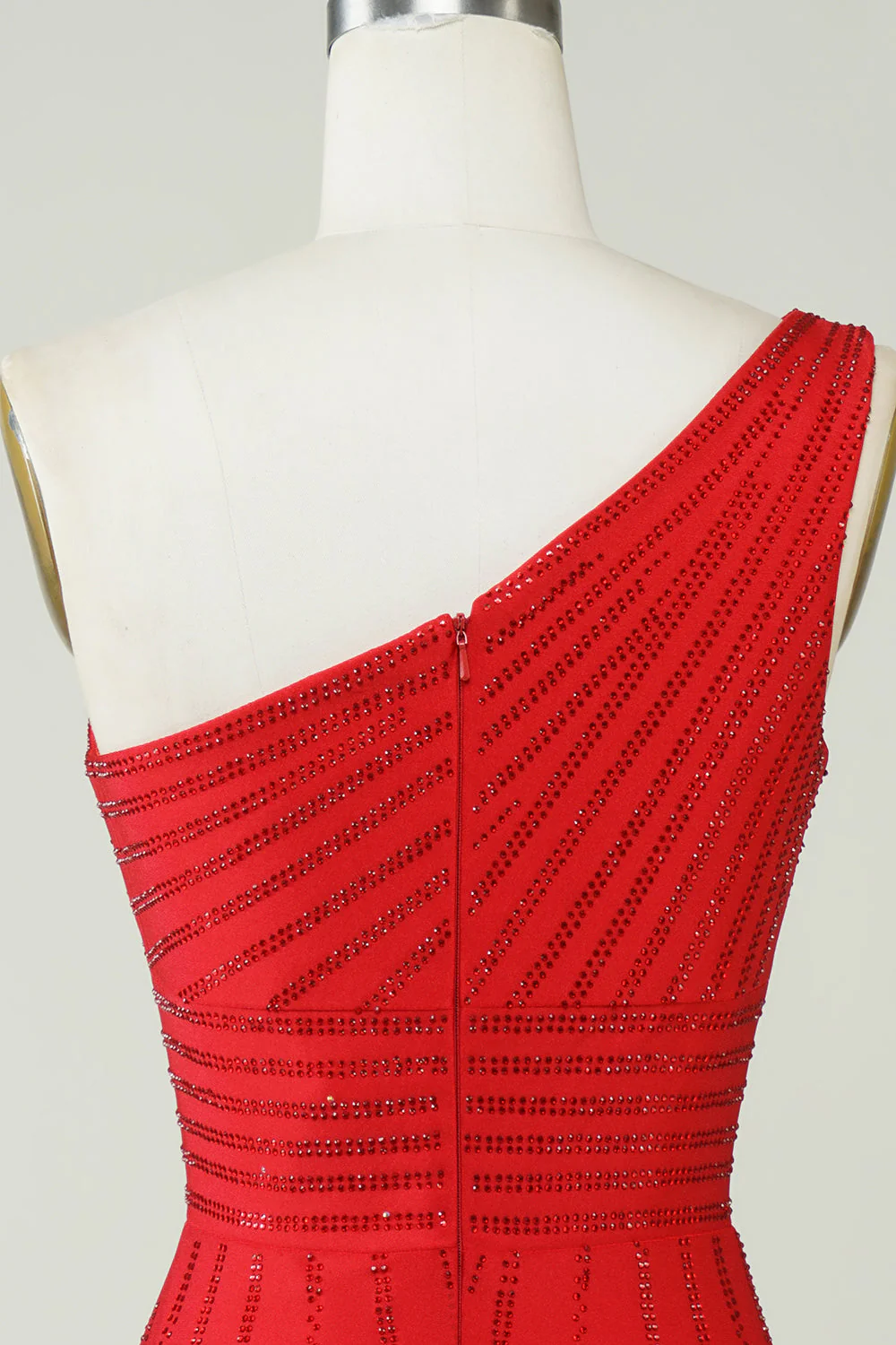 Robe courte de retour à la maison rouge à une épaule scintillante avec perles - Image 6