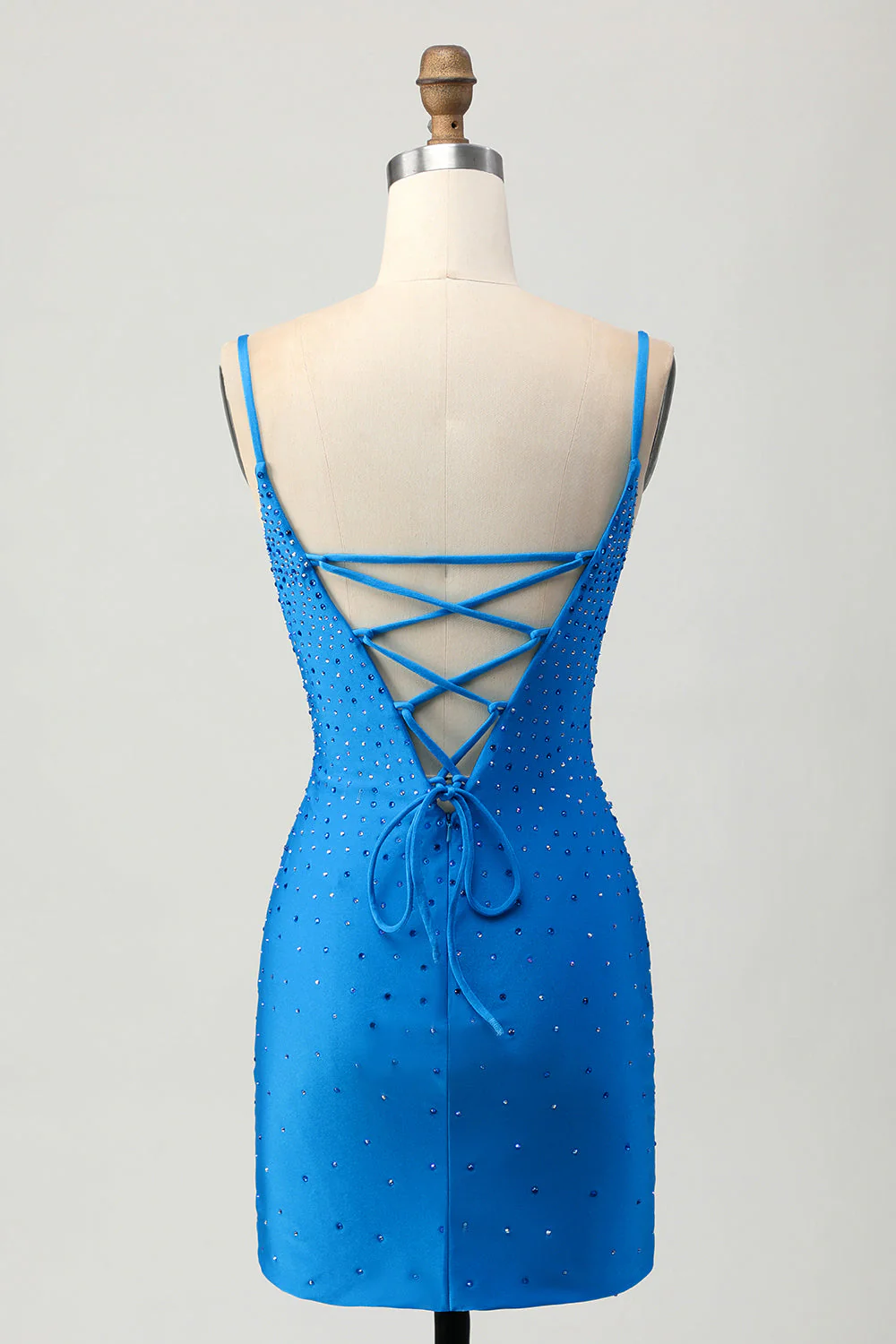 Robe de cocktail courte moulante scintillante avec perles - Image 8