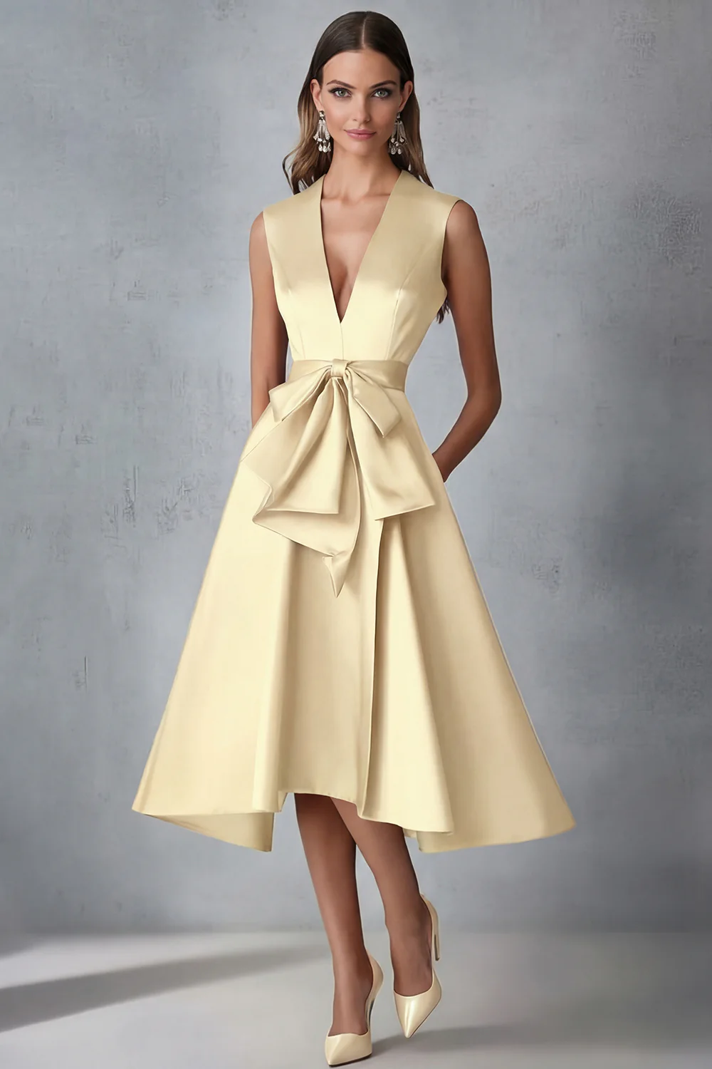 Robe d’invitée de mariage en satin fuchsia à col en V - Image 6